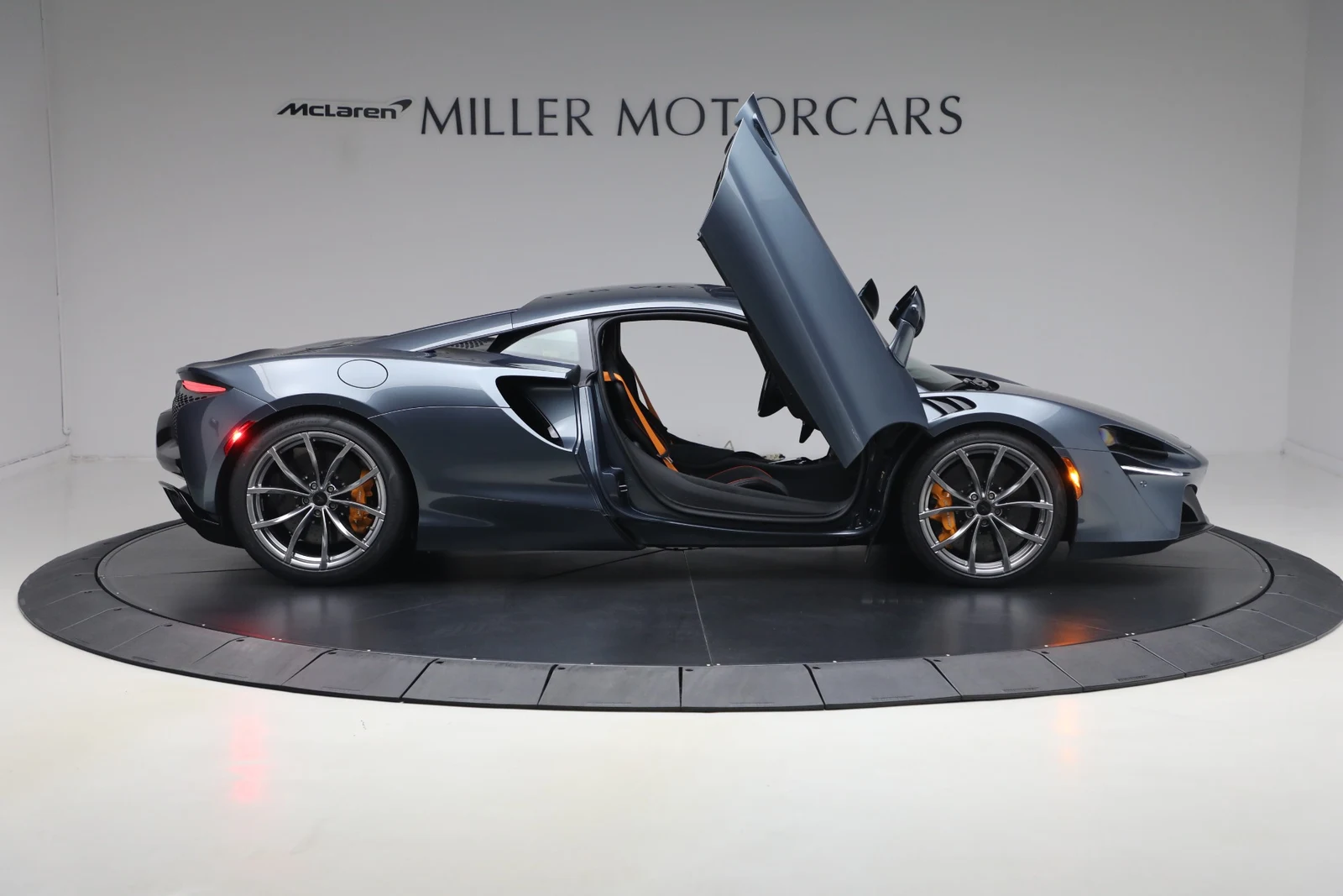 2026 McLaren Artura, 18/20