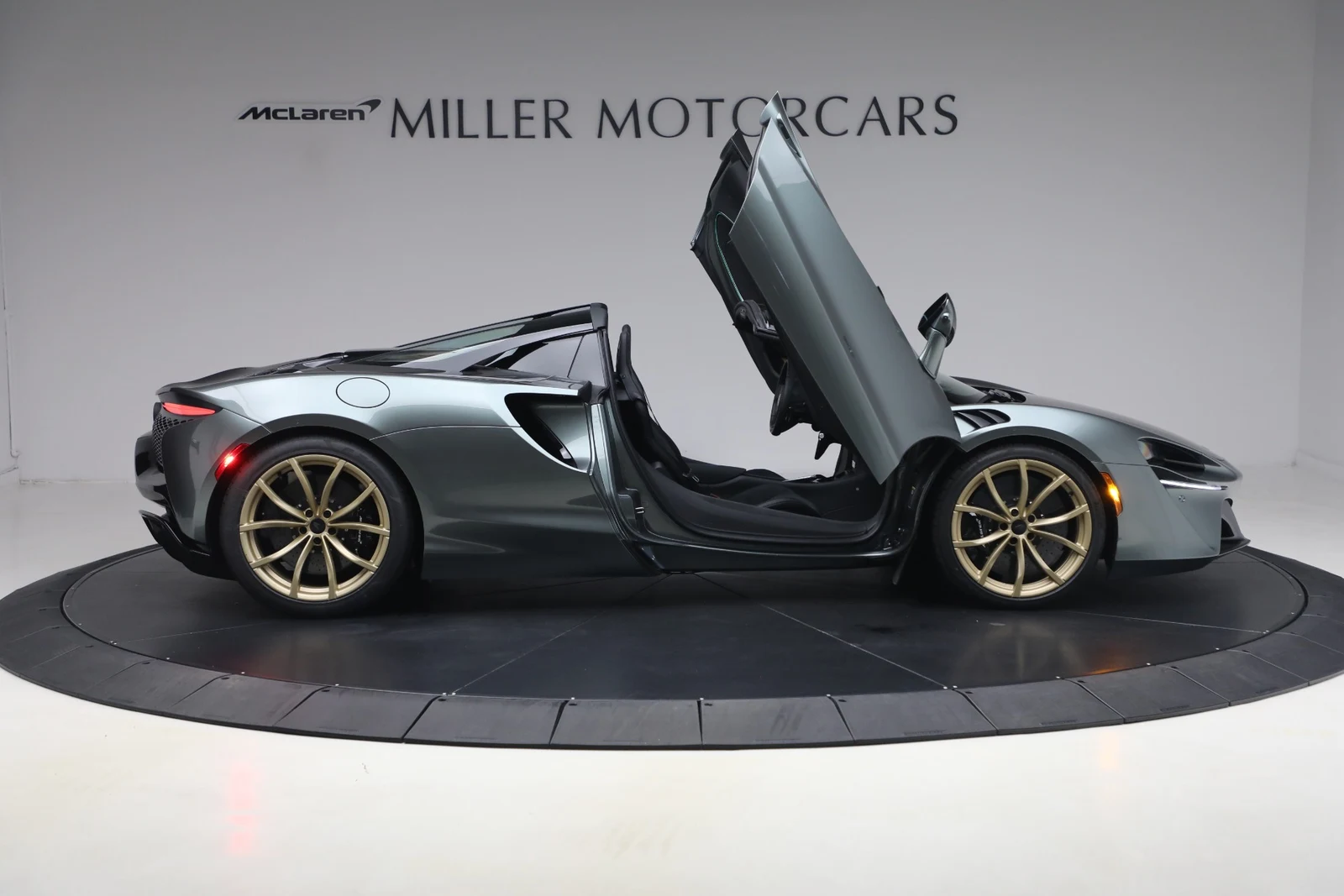 2026 McLaren Artura Spider Performance, 18/20