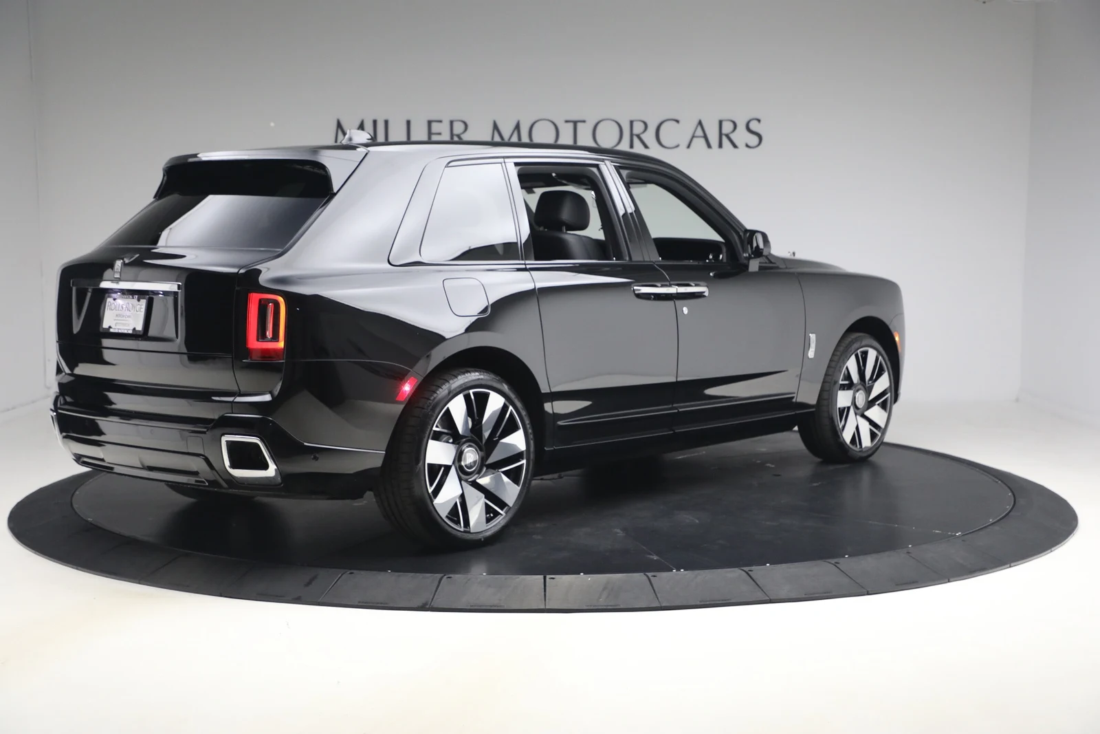 2026 Rolls-Royce Cullinan Series II, 2/20
