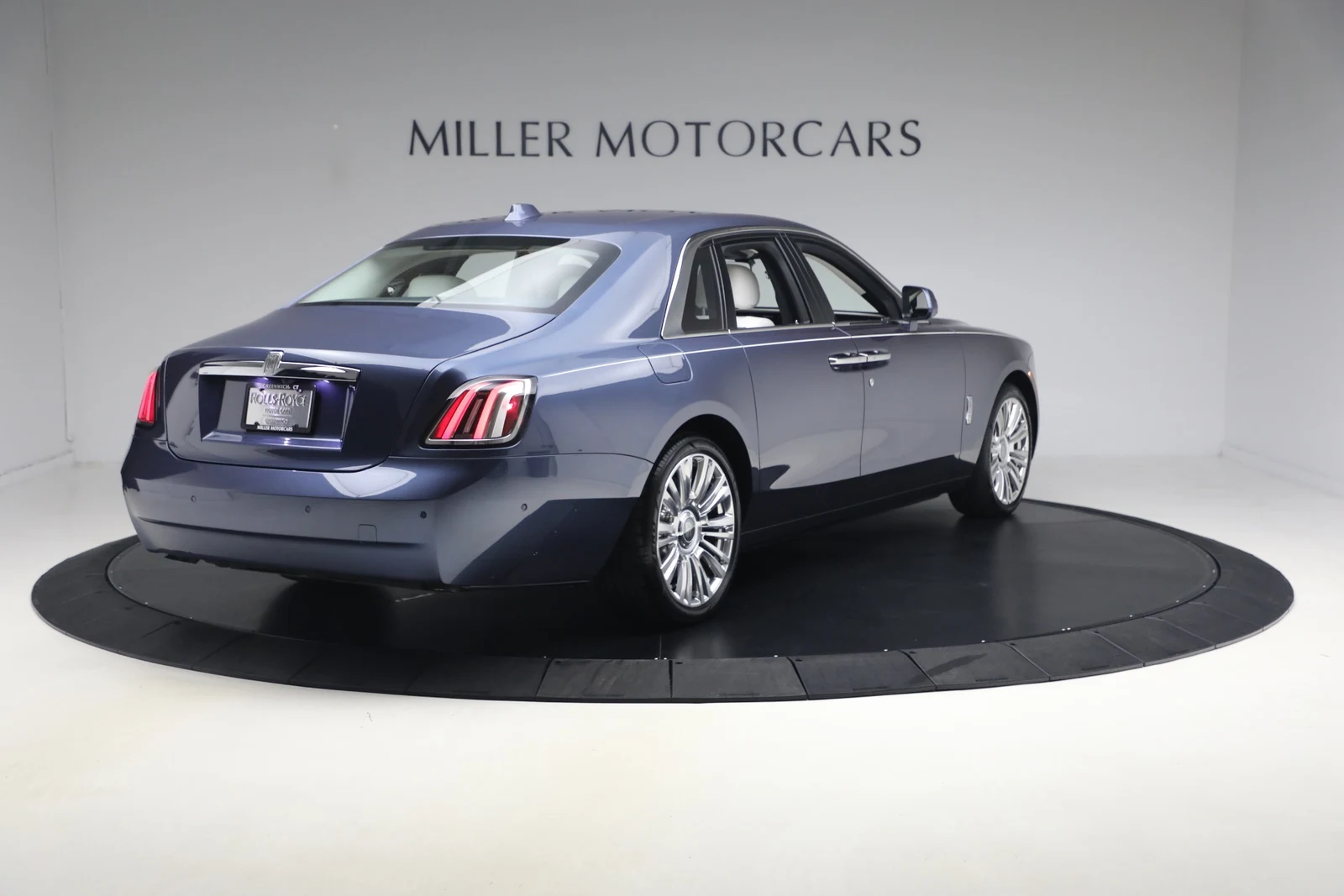 2026 Rolls-Royce Ghost Series II, 2/20