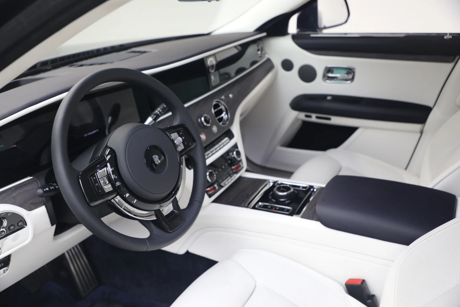 2026 Rolls-Royce Ghost Series II, 15/20