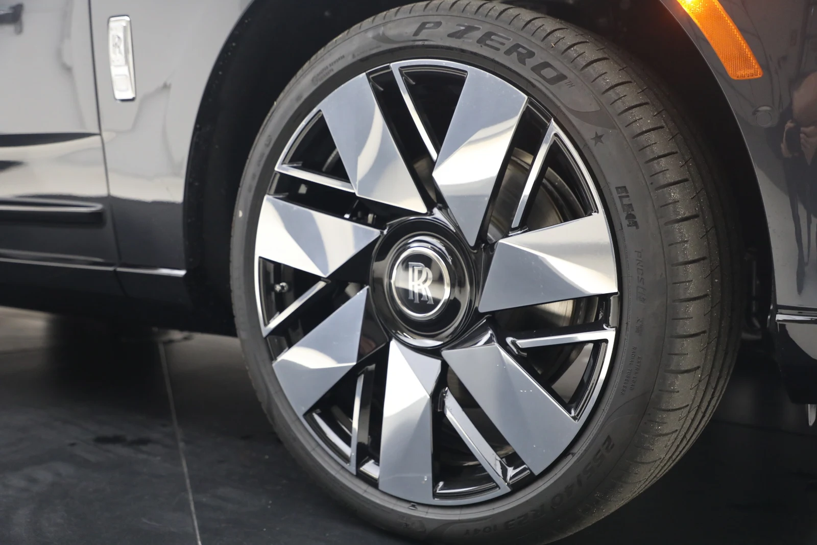 2026 Rolls-Royce Cullinan Series II, 15/20