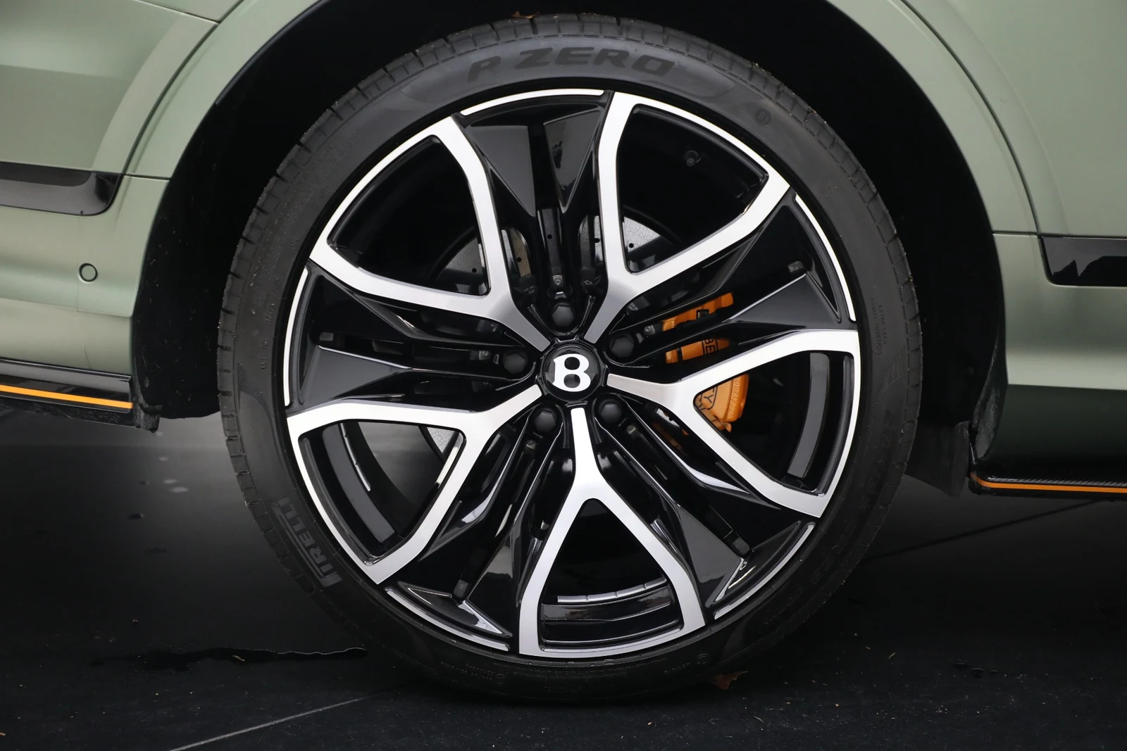 2027 Bentley Bentayga Speed, 10/20