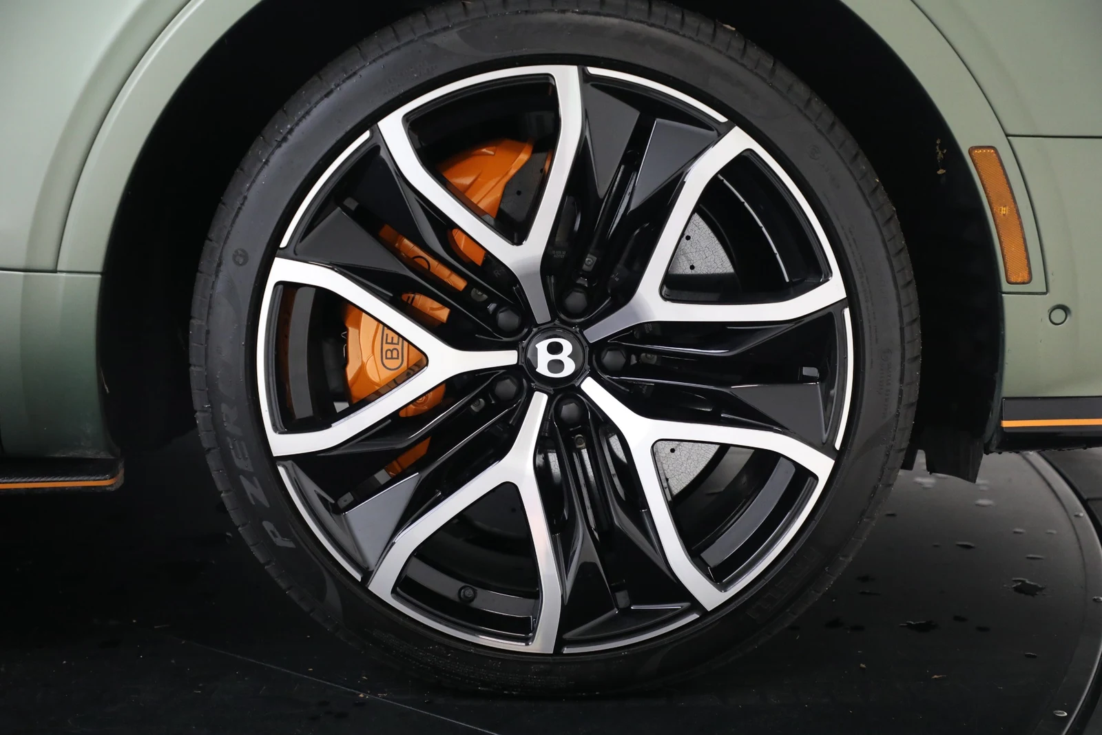 2027 Bentley Bentayga Speed, 11/20