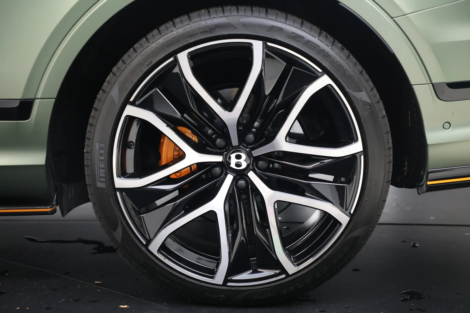 2027 Bentley Bentayga Speed, 13/20