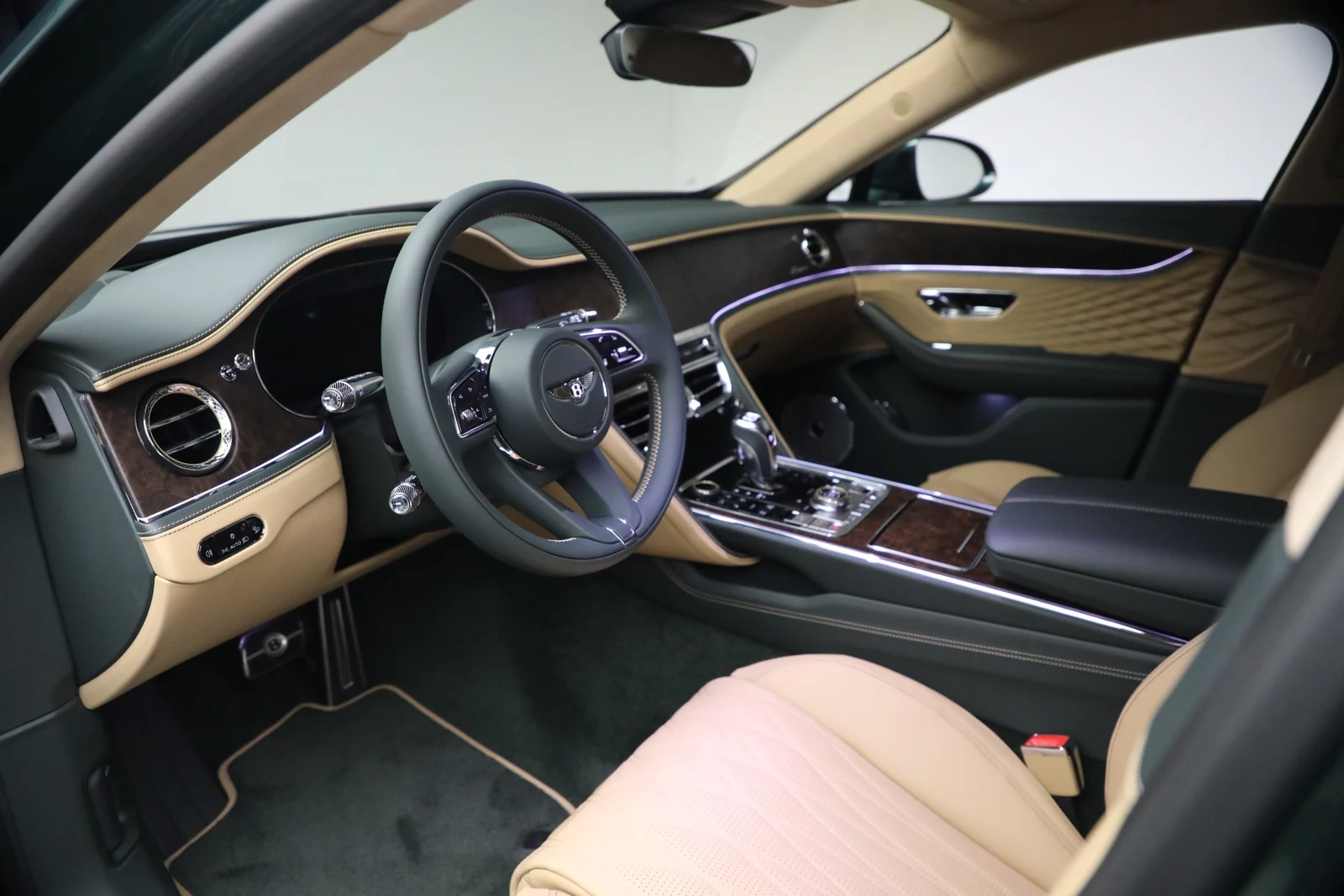 2027 Bentley Flying Spur Azure (4th Generation), 18/20