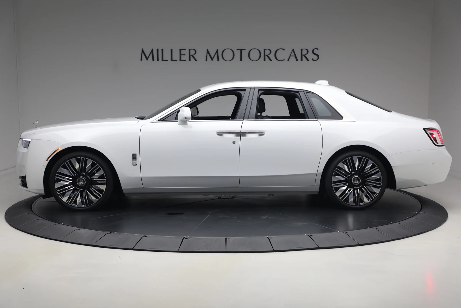 2027 Rolls-Royce Ghost Series II, 3/20