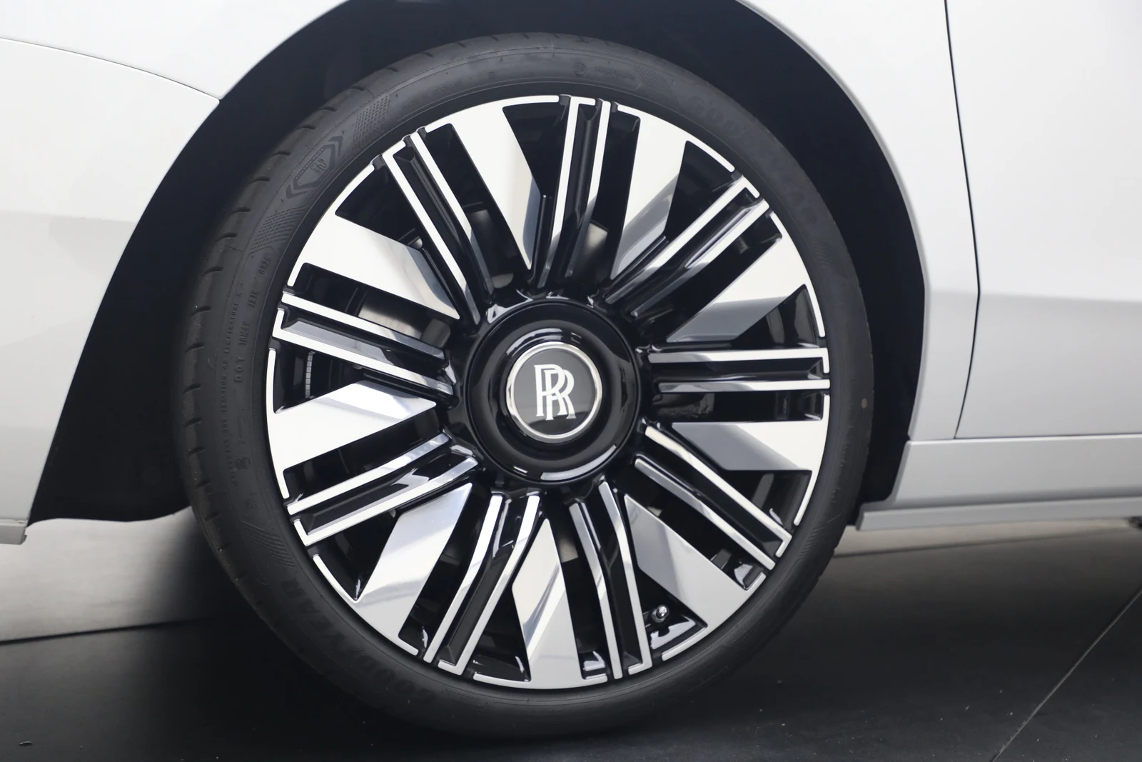 2027 Rolls-Royce Ghost Series II, 14/20