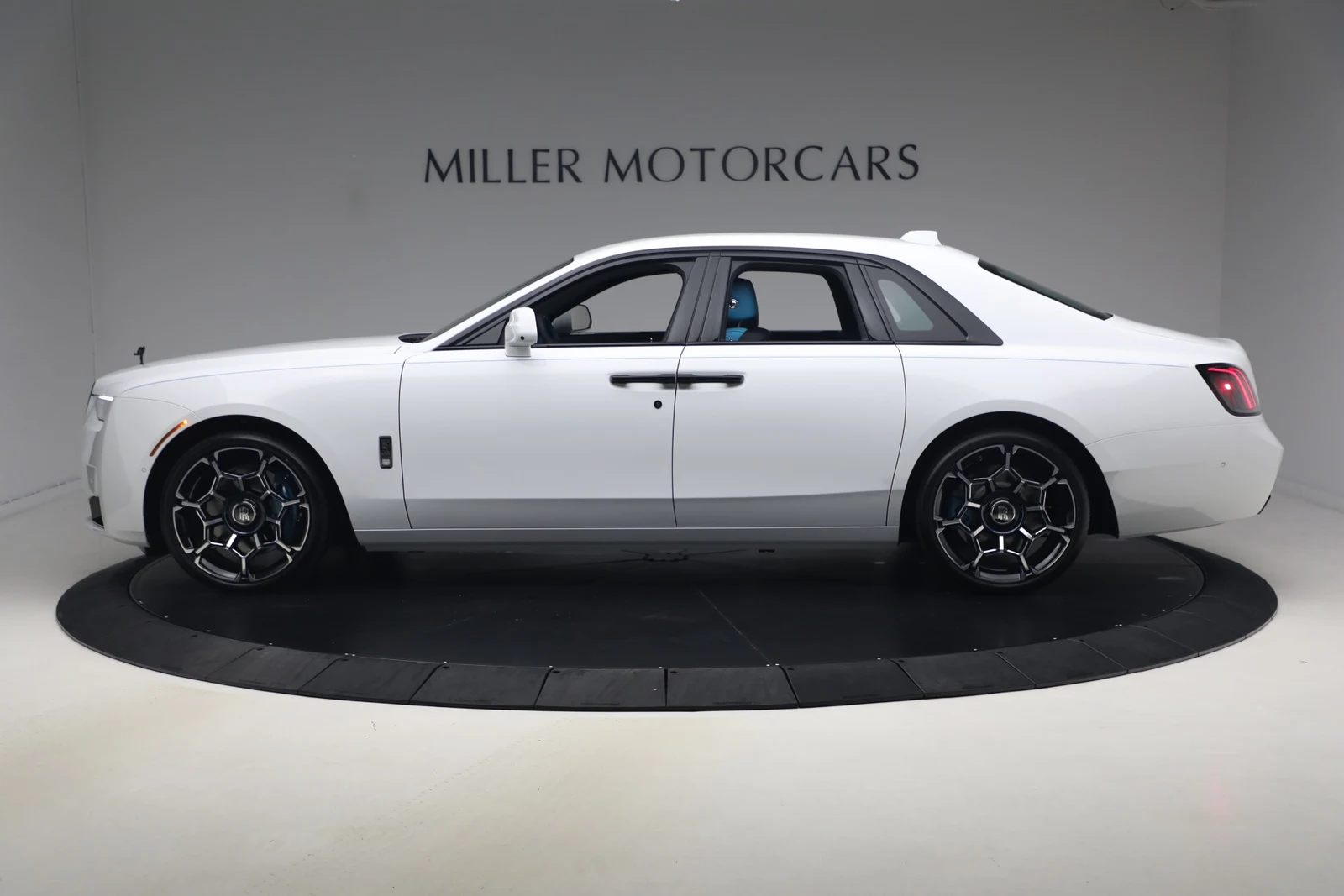 2027 Rolls-Royce Ghost Series II Black Badge, 3/20
