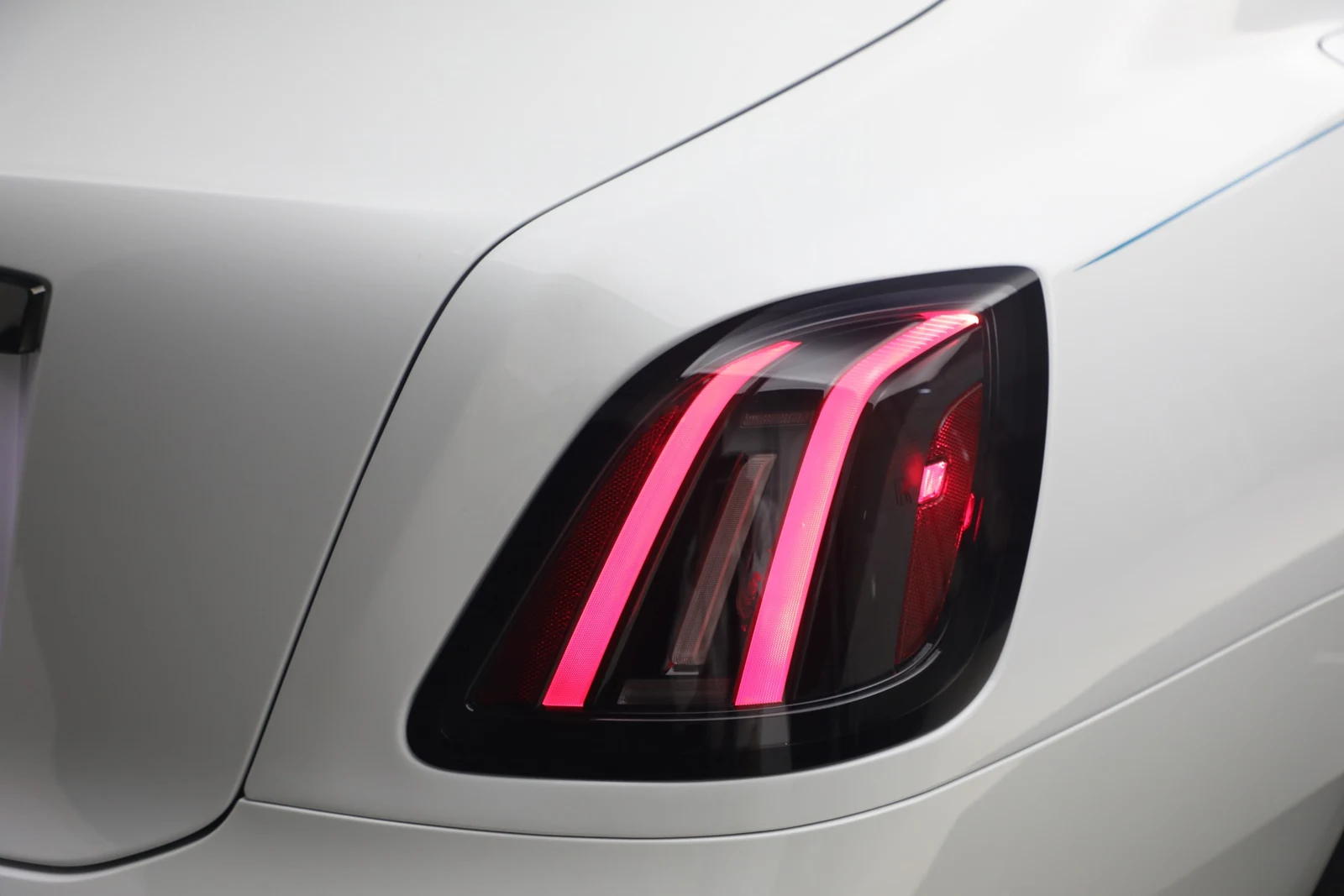 2027 Rolls-Royce Ghost Series II Black Badge, 13/20