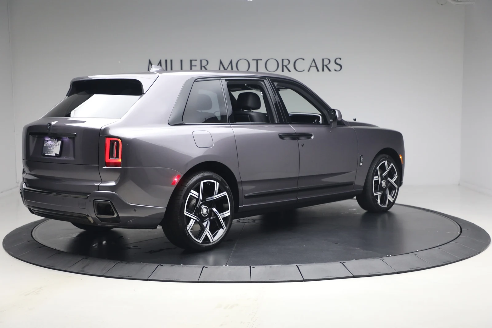 2027 Rolls-Royce Cullinan Series II Black Badge, 2/20