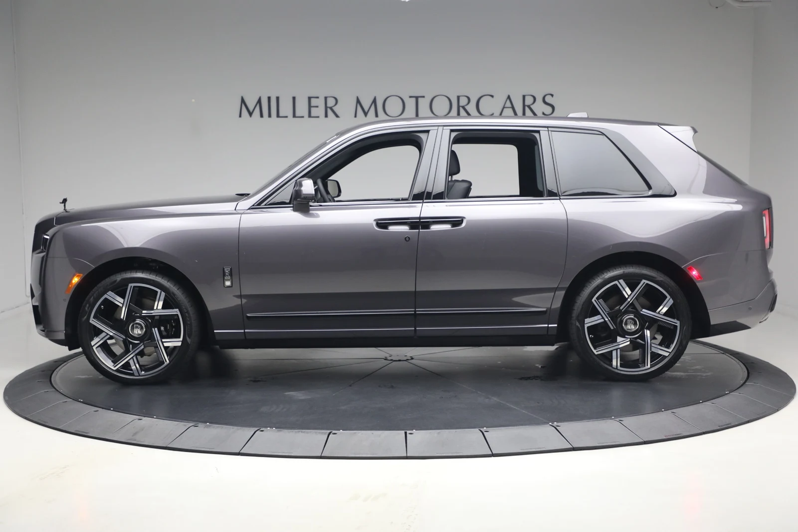 2027 Rolls-Royce Cullinan Series II Black Badge, 3/20