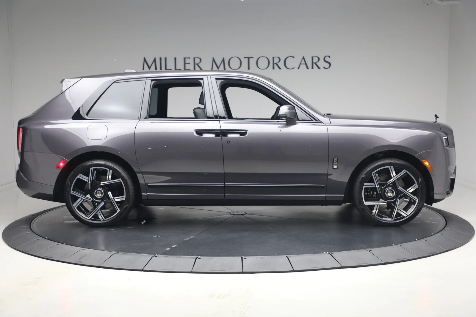 2027 Rolls-Royce Cullinan Series II Black Badge, 10/20