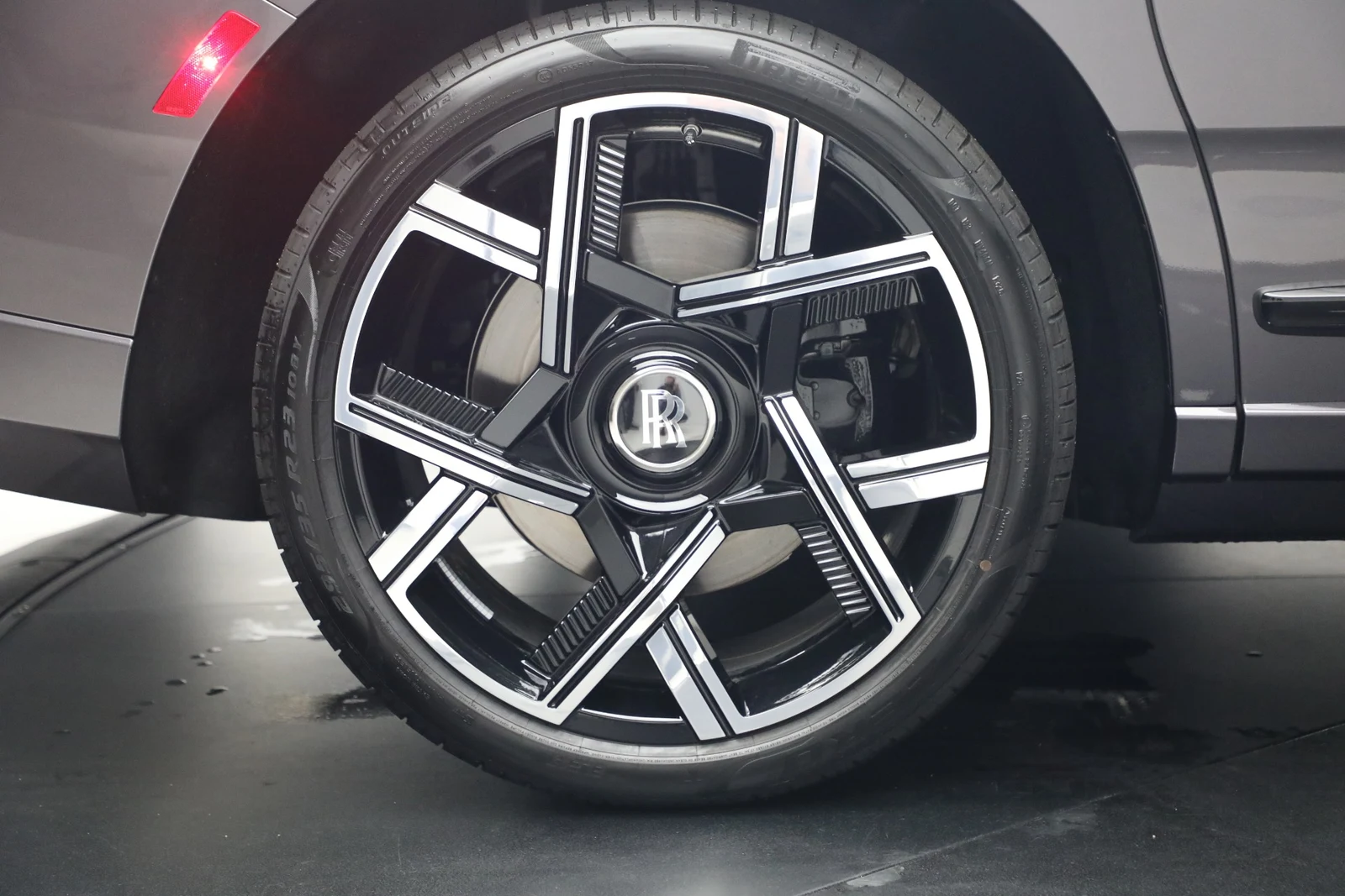 2027 Rolls-Royce Cullinan Series II Black Badge, 14/20