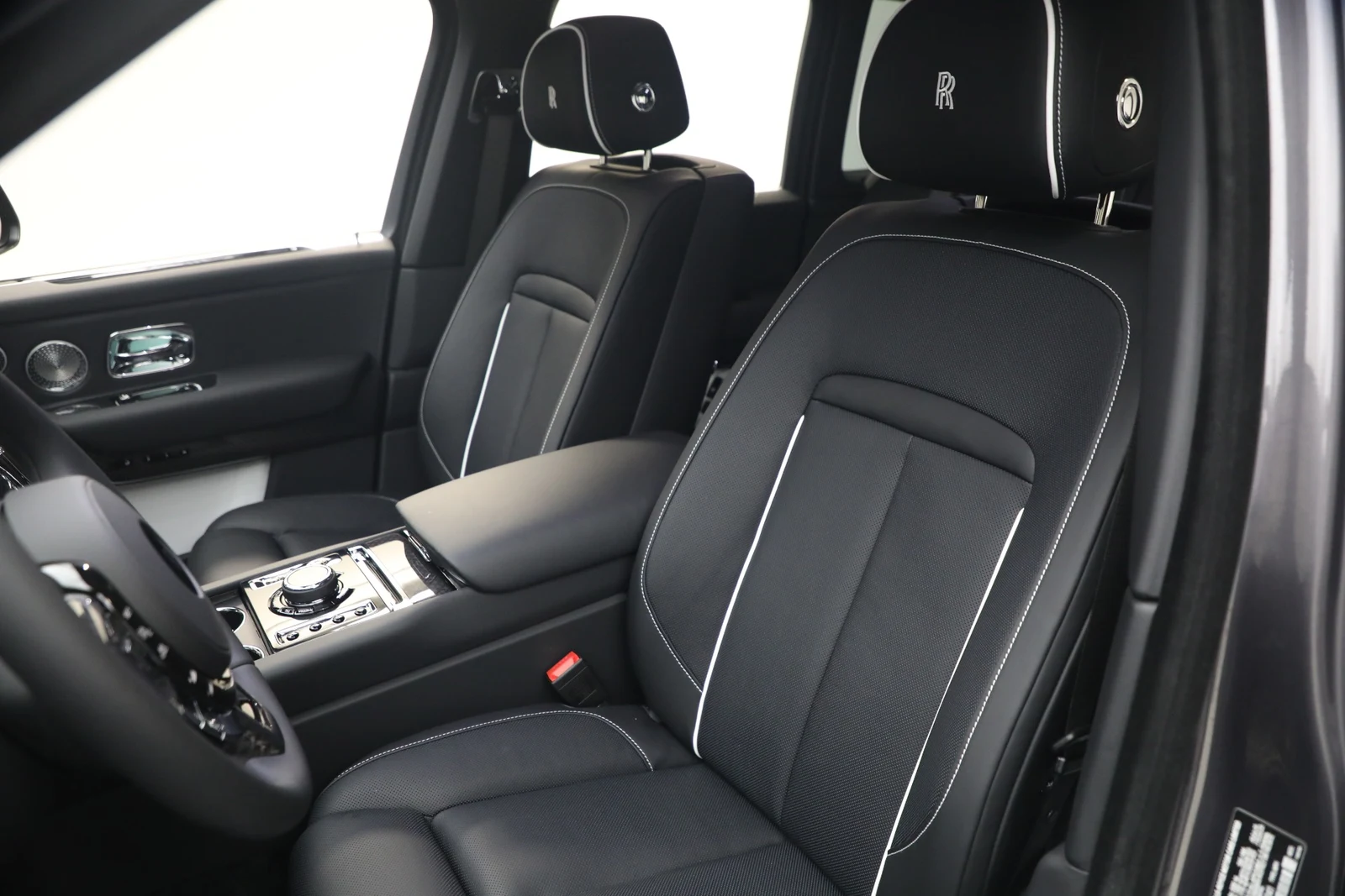 2027 Rolls-Royce Cullinan Series II Black Badge, 18/20