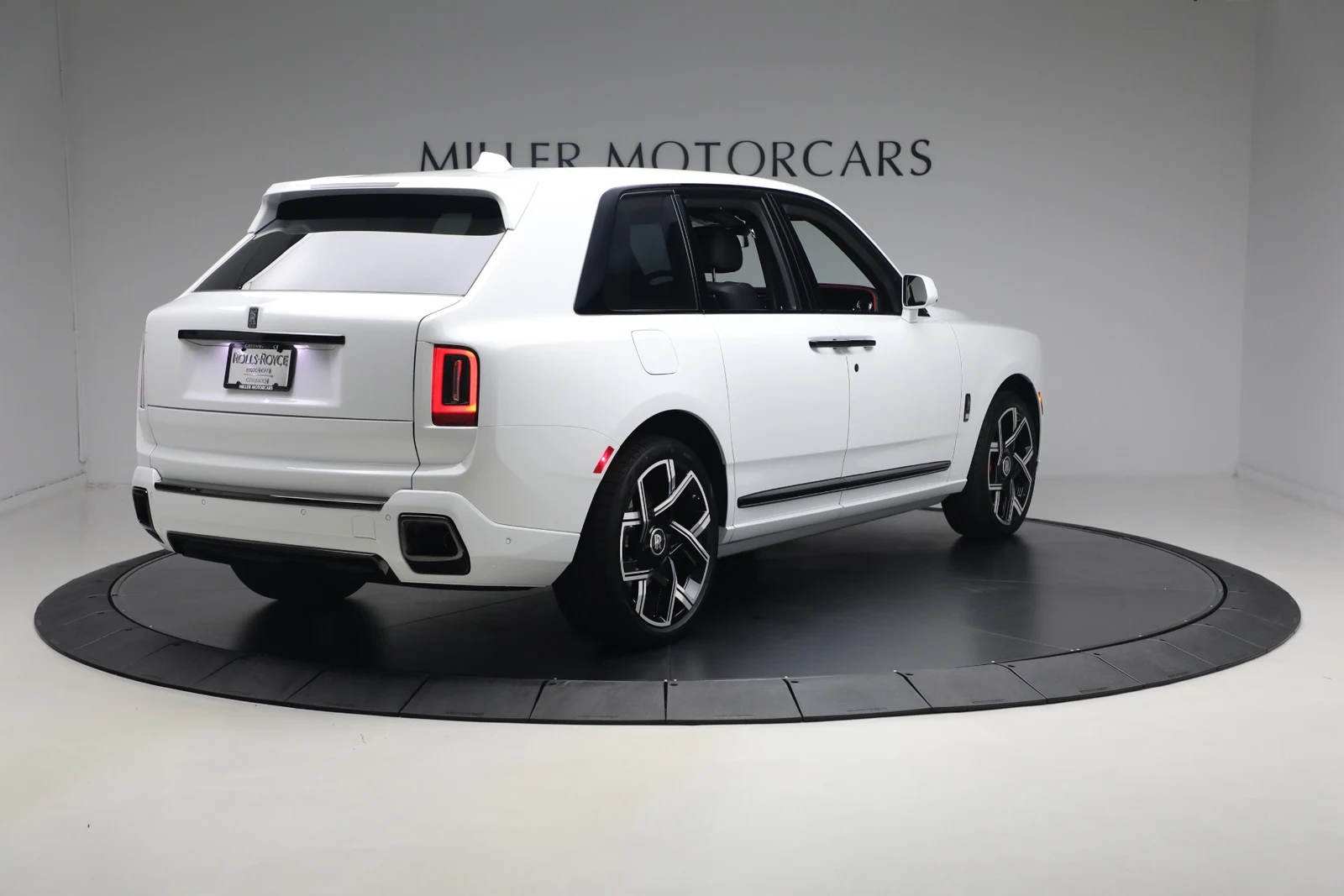 2027 Rolls-Royce Cullinan Series II Black Badge, 2/20