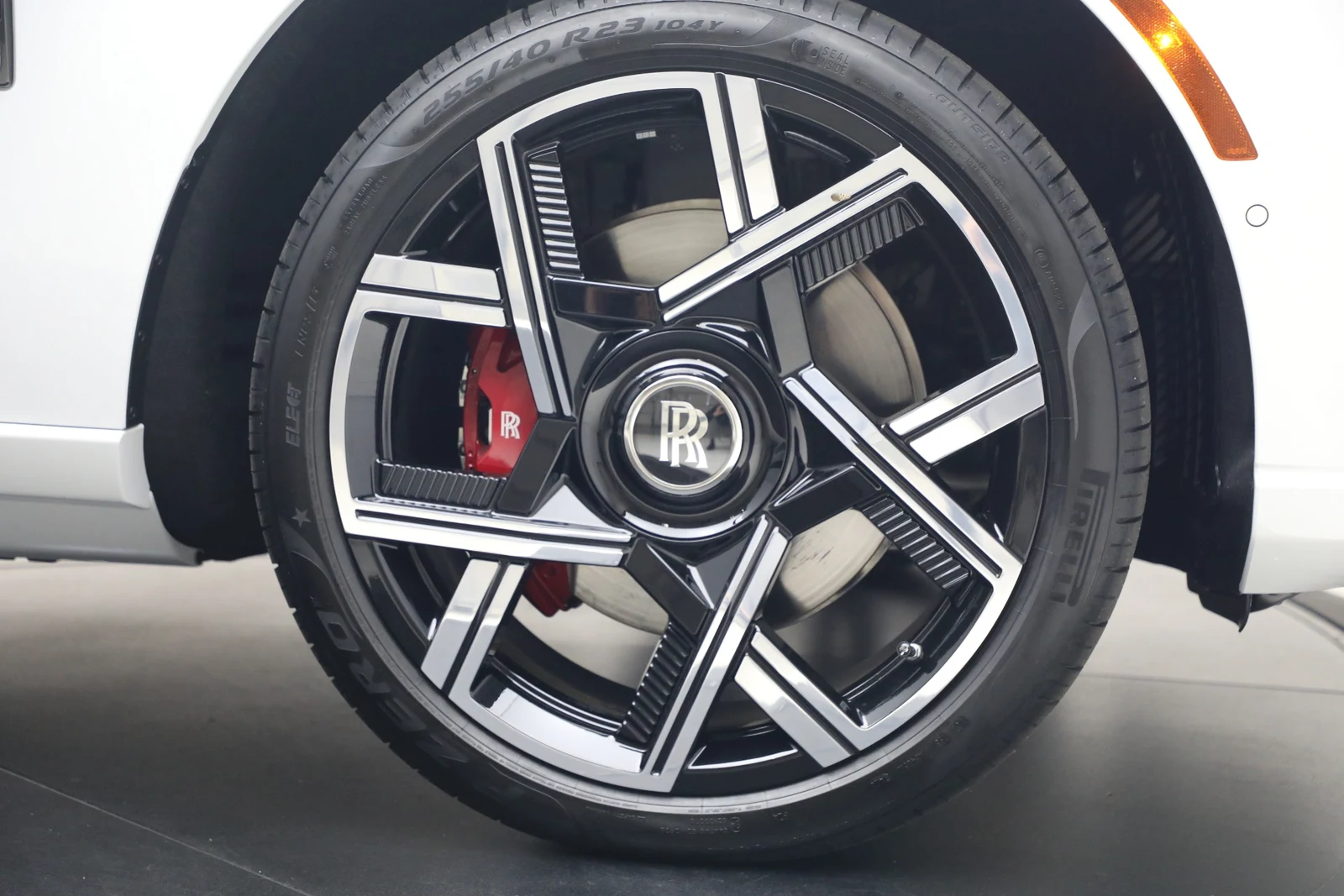 2027 Rolls-Royce Cullinan Series II Black Badge, 14/20