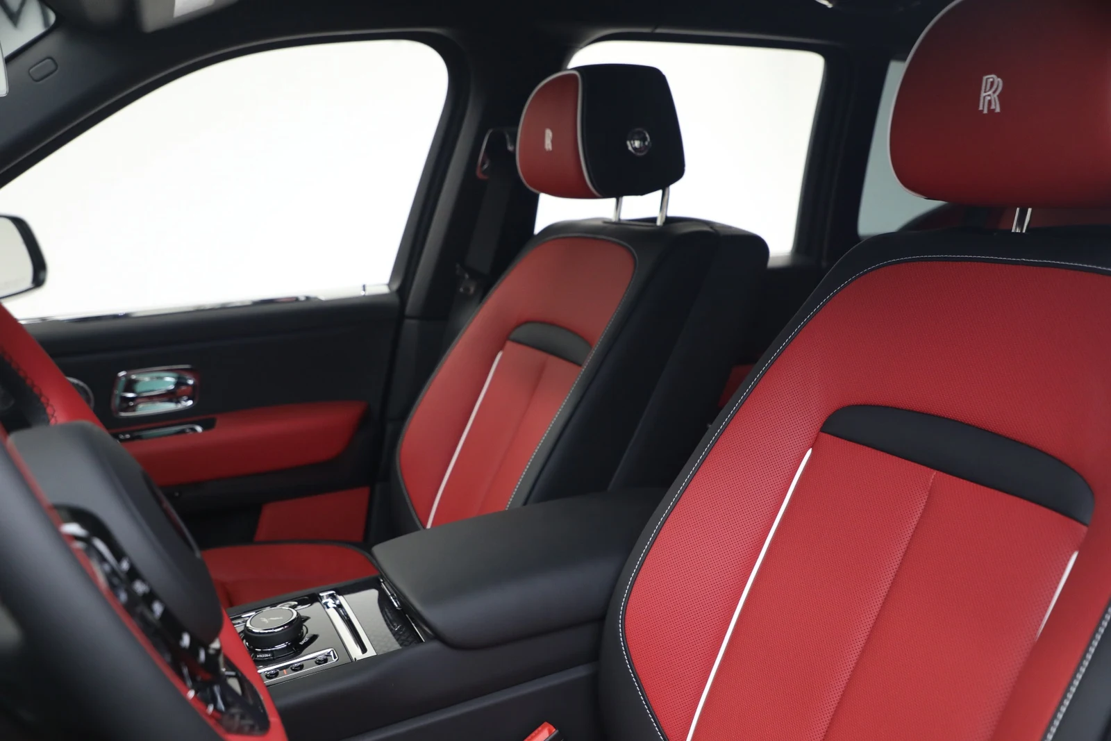 2027 Rolls-Royce Cullinan Series II Black Badge, 17/20