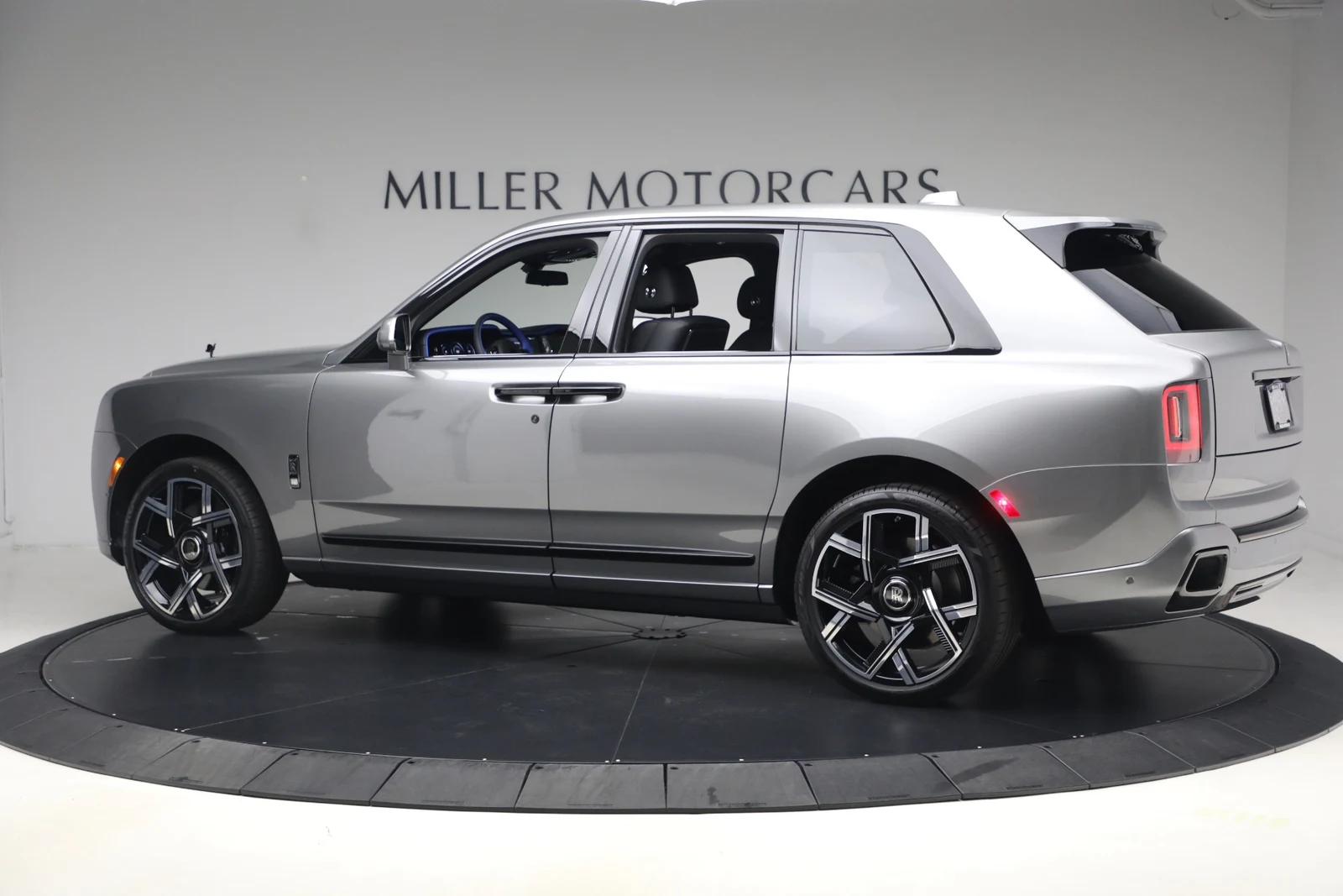 2027 Rolls-Royce Cullinan Series II Black Badge, 6/20