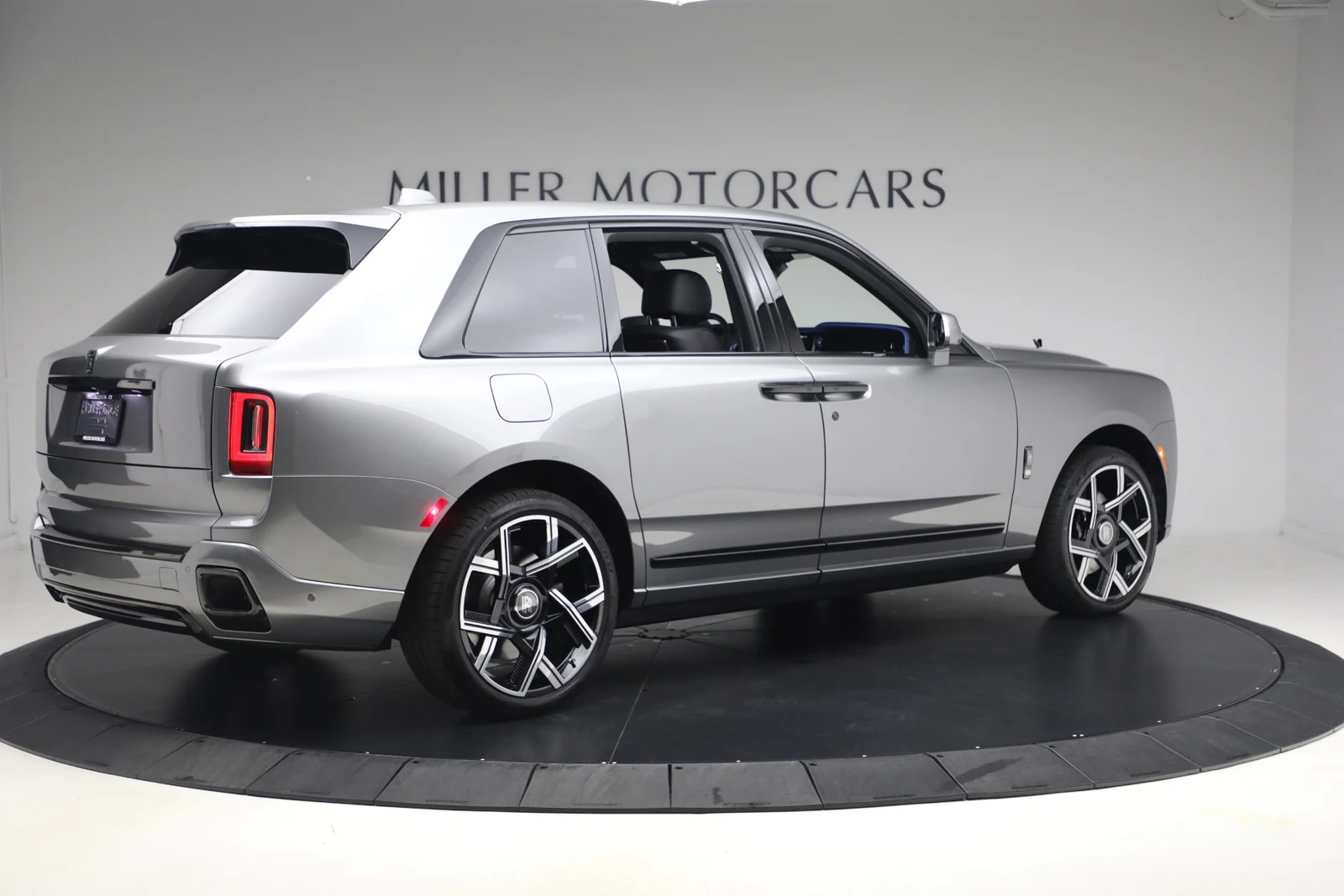 2027 Rolls-Royce Cullinan Series II Black Badge, 9/20
