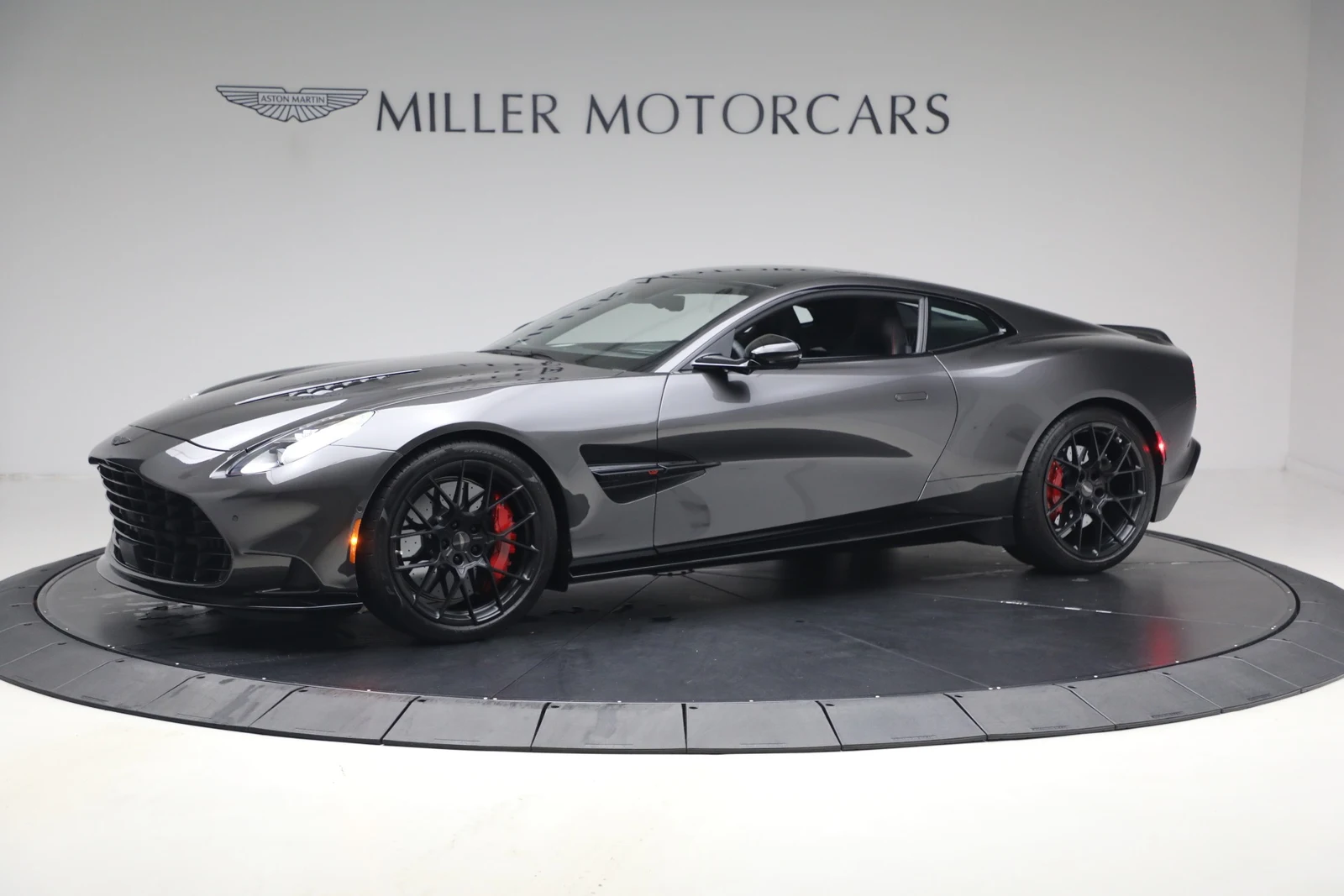 2026 Aston Martin Vanquish V12 (3rd Generation), 2/20