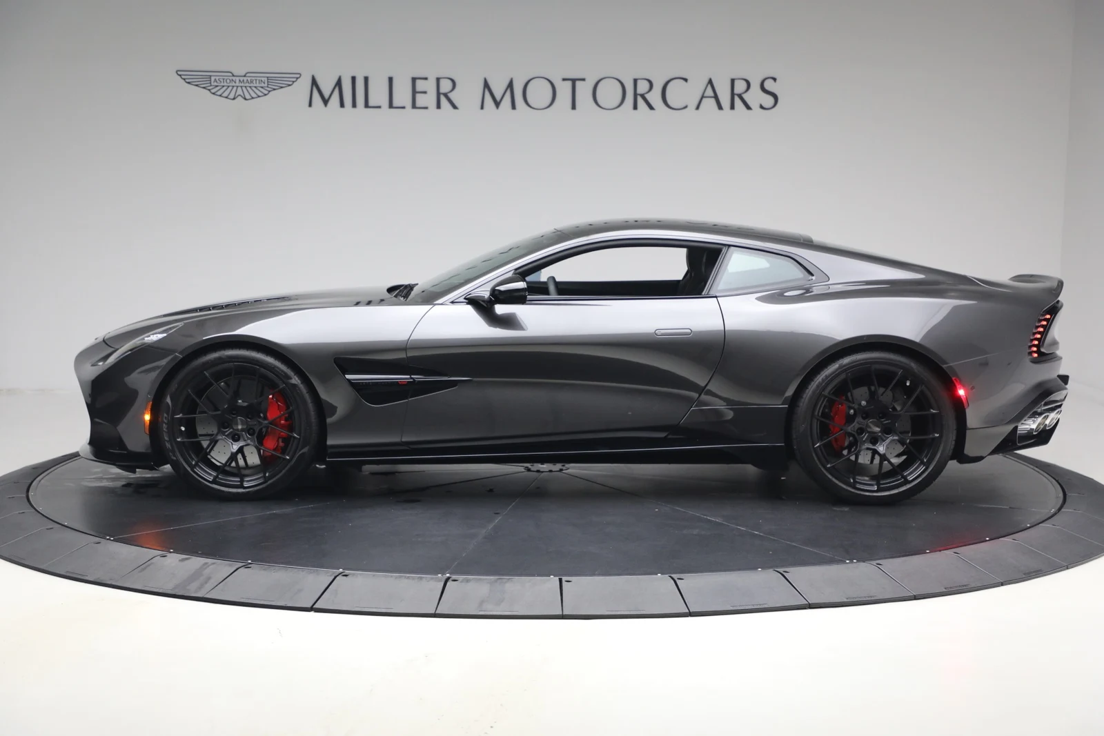 2026 Aston Martin Vanquish V12 (3rd Generation), 3/20