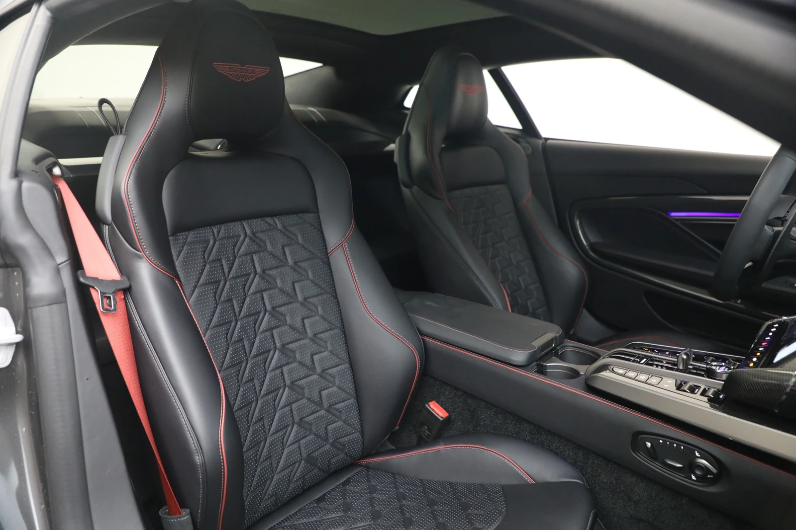 2026 Aston Martin Vanquish V12 (3rd Generation), 19/20