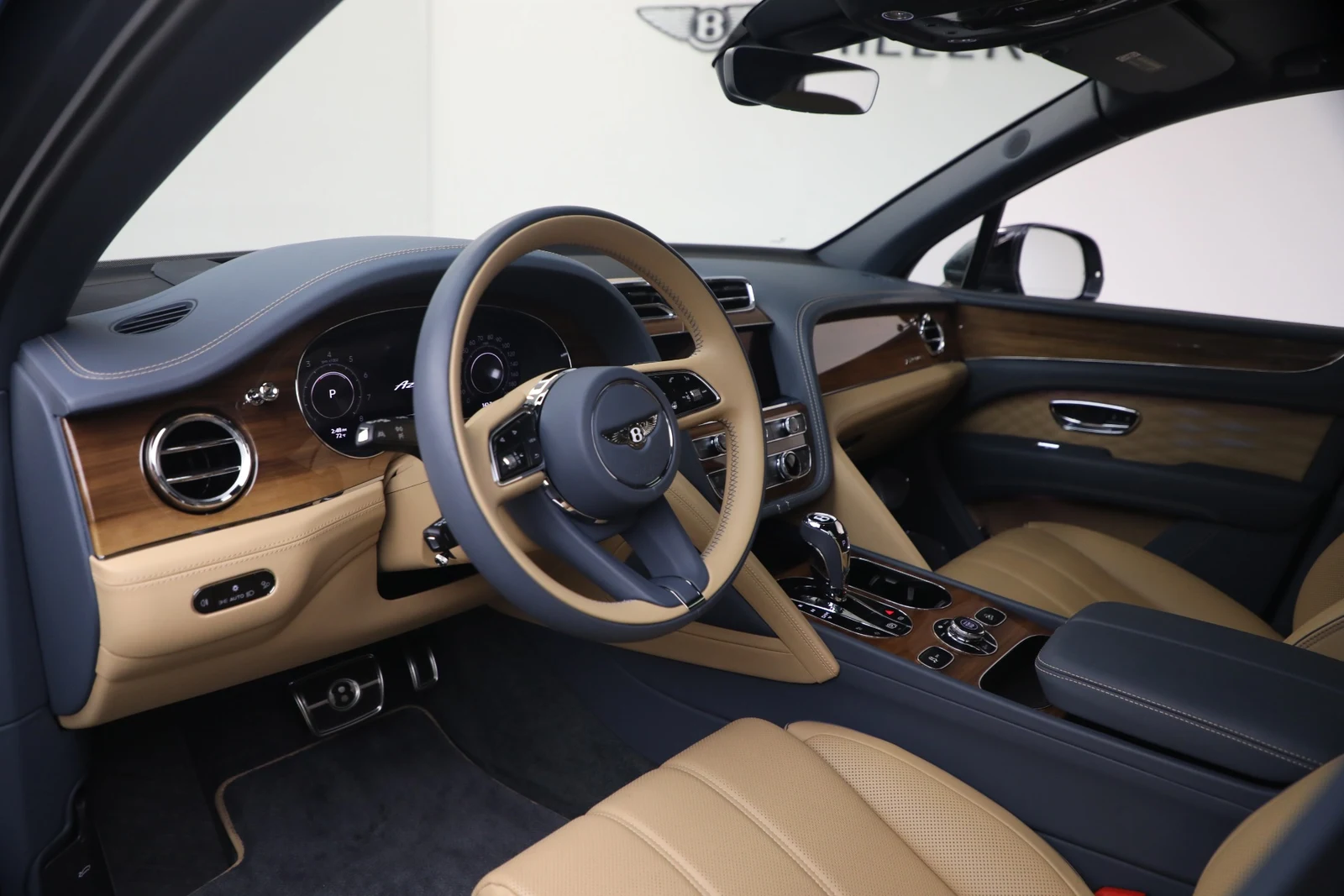 2026 Bentley Bentayga EWB Azure, 18/20