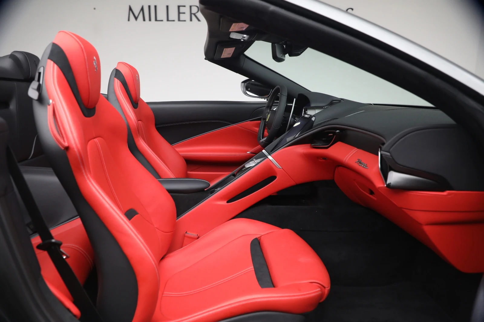 2026 Ferrari Roma Spider, 17/20