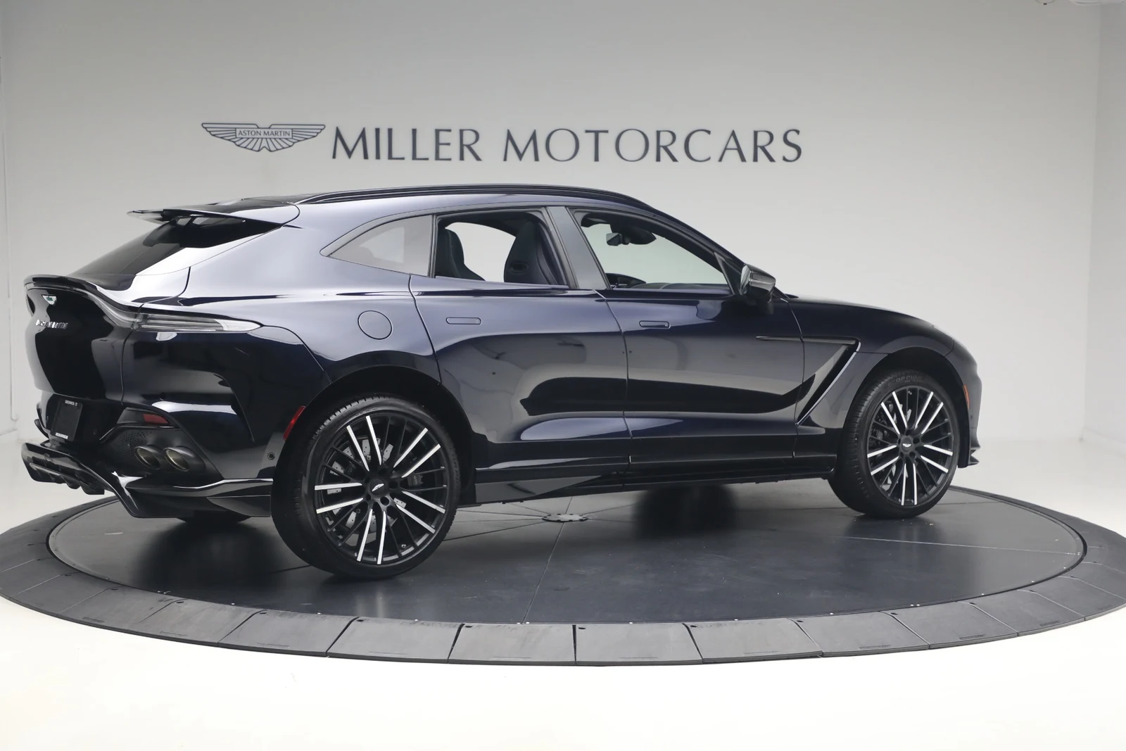 2025 Aston Martin DBX707 (2024 Update), 8/20