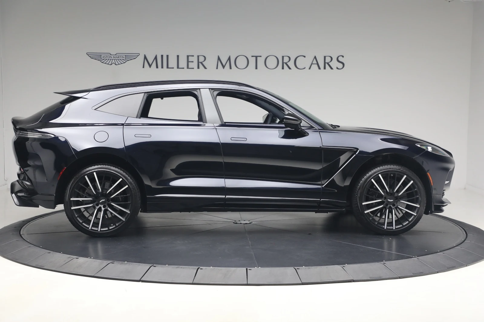 2025 Aston Martin DBX707 (2024 Update), 9/20