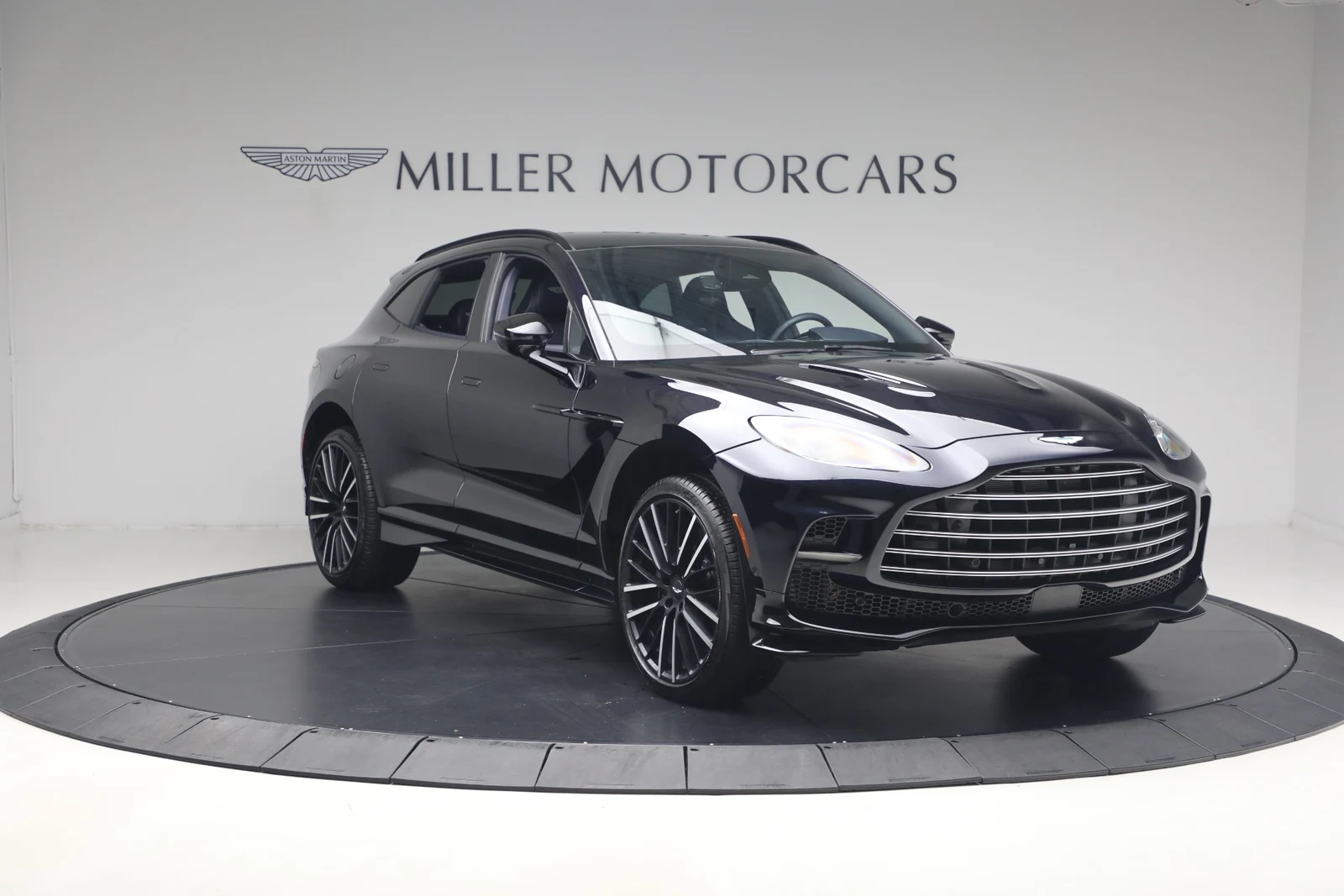 2025 Aston Martin DBX707 (2024 Update), 11/20