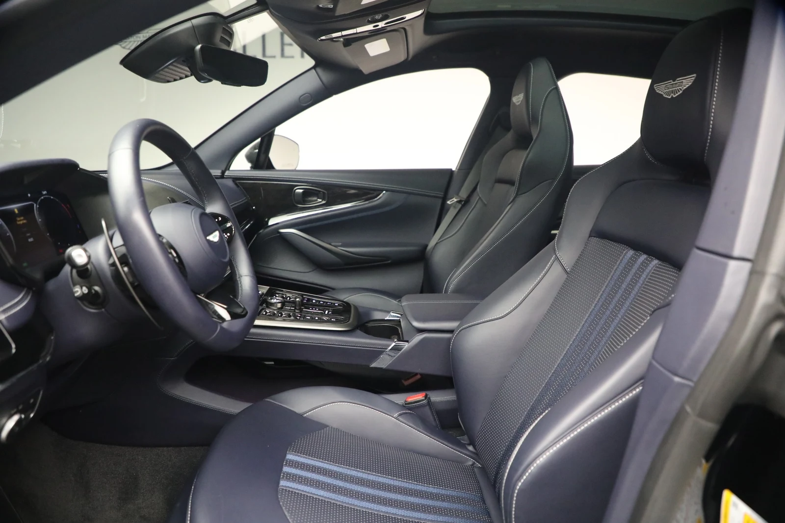 2025 Aston Martin DBX707 (2024 Update), 14/20