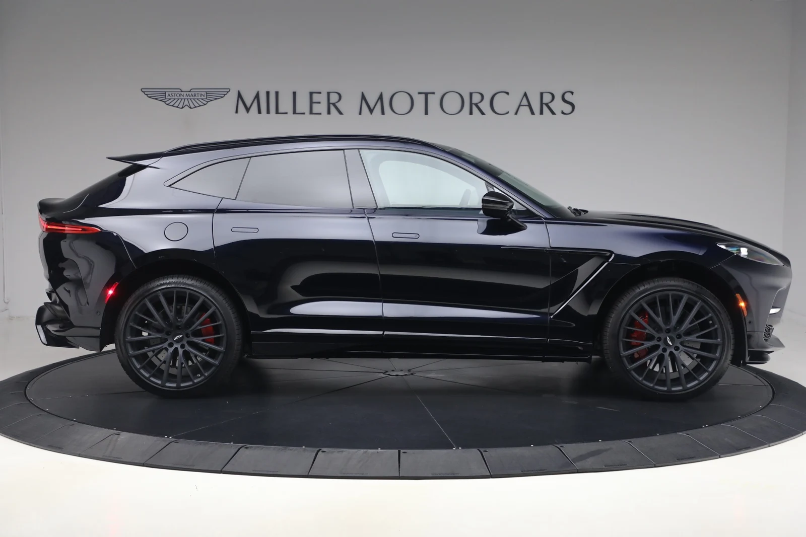 2025 Aston Martin DBX707 (2024 Update), 11/20