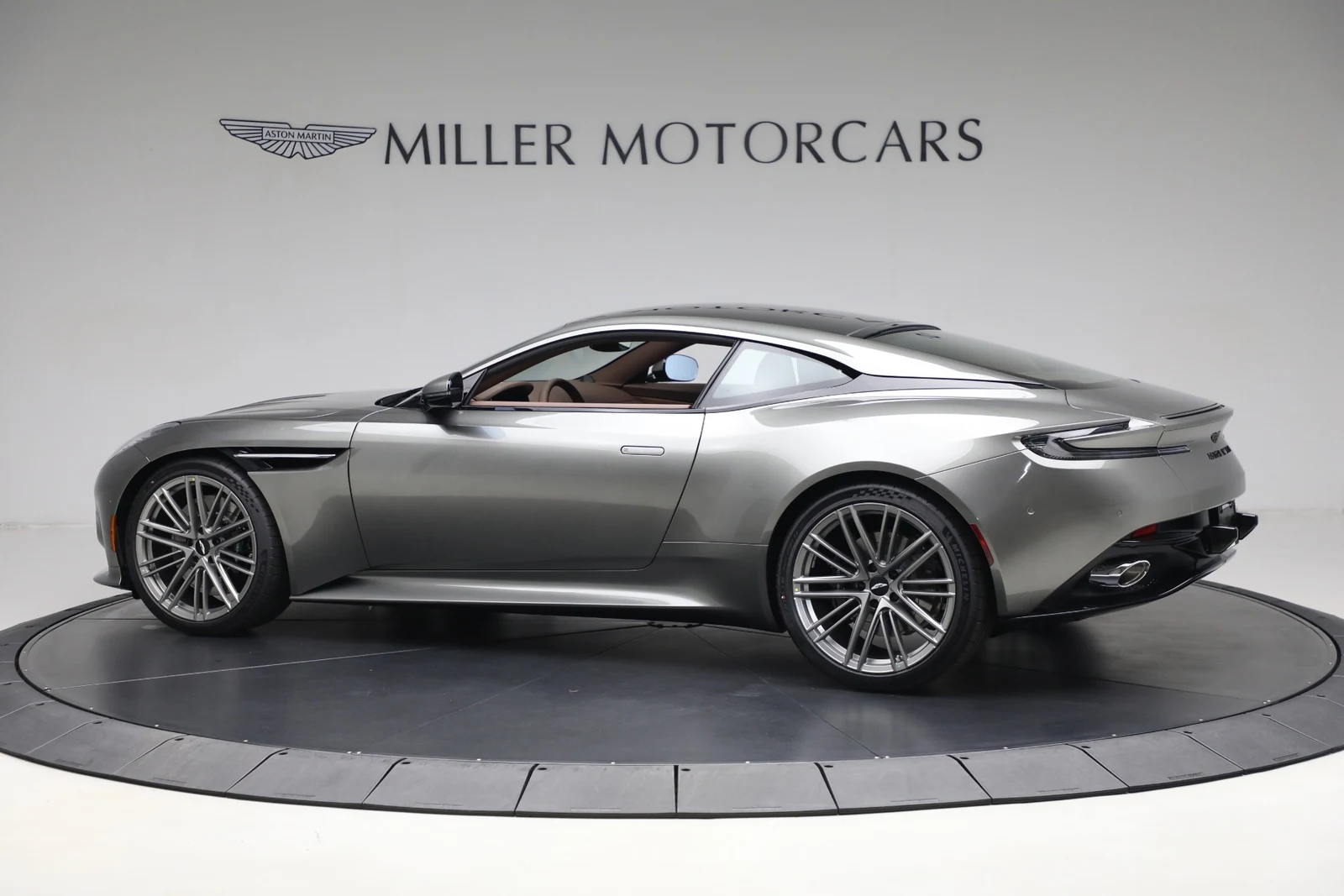 2025 Aston Martin DB12 Coupé, 3/20