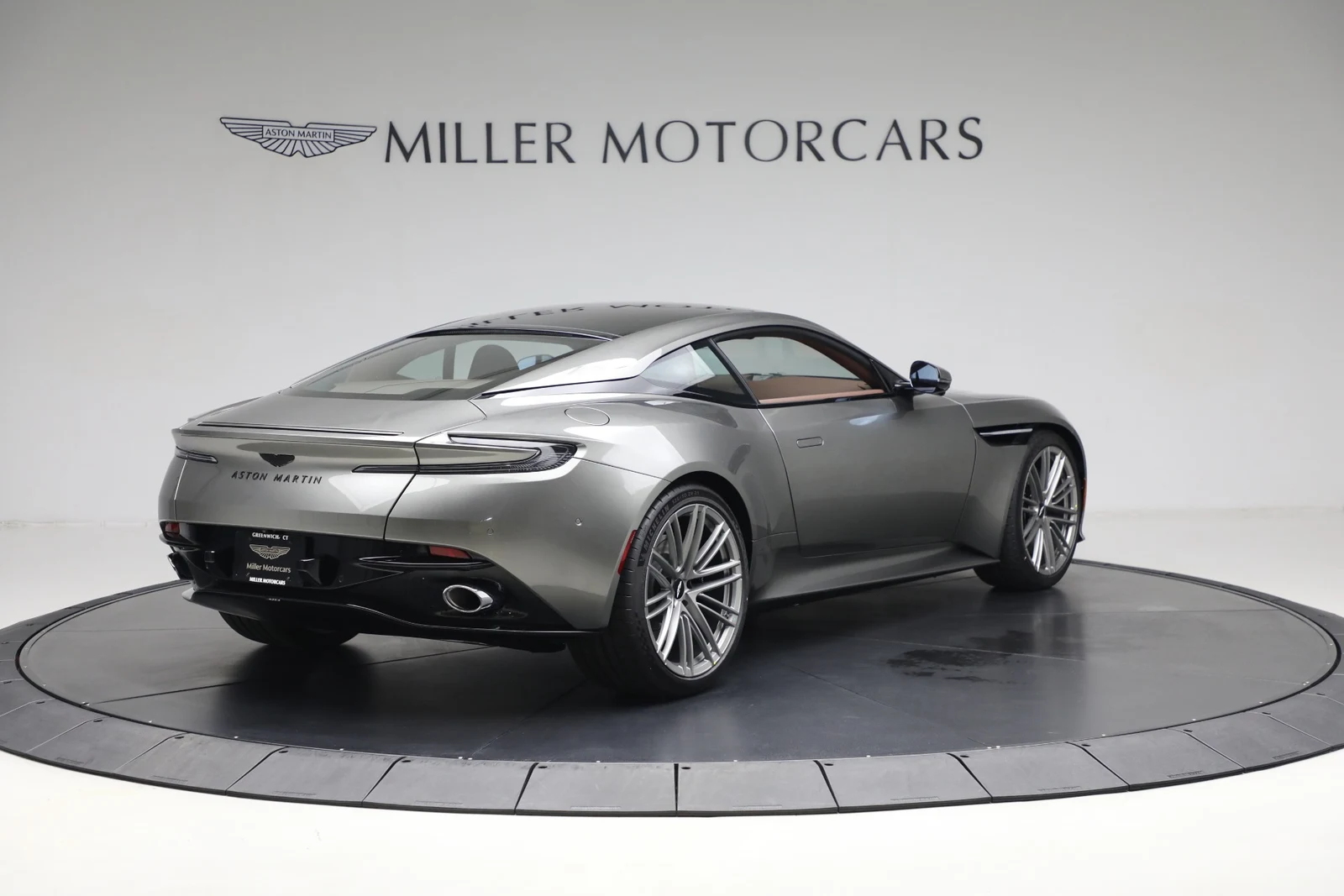 2025 Aston Martin DB12 Coupé, 7/20