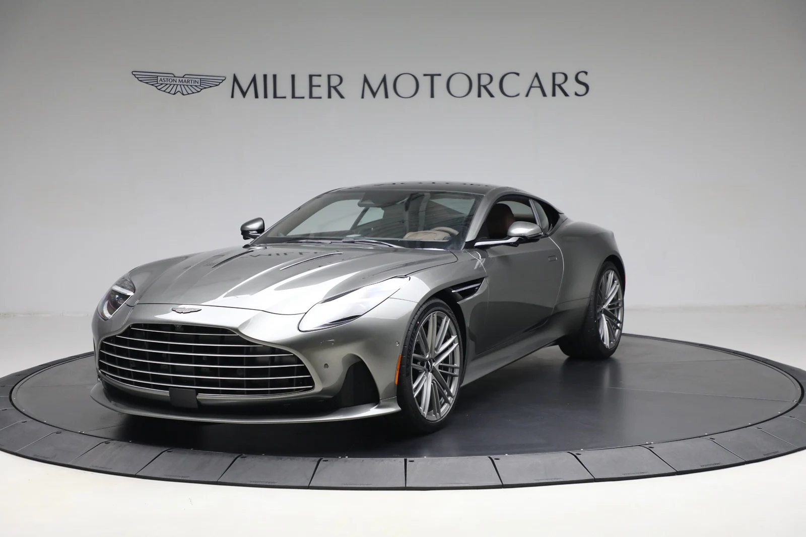 2025 Aston Martin DB12 Coupé, 12/20