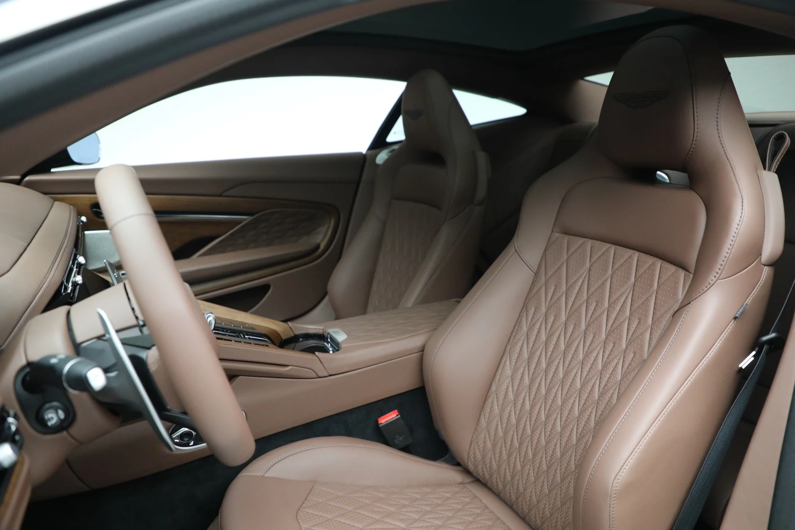 2025 Aston Martin DB12 Coupé, 15/20