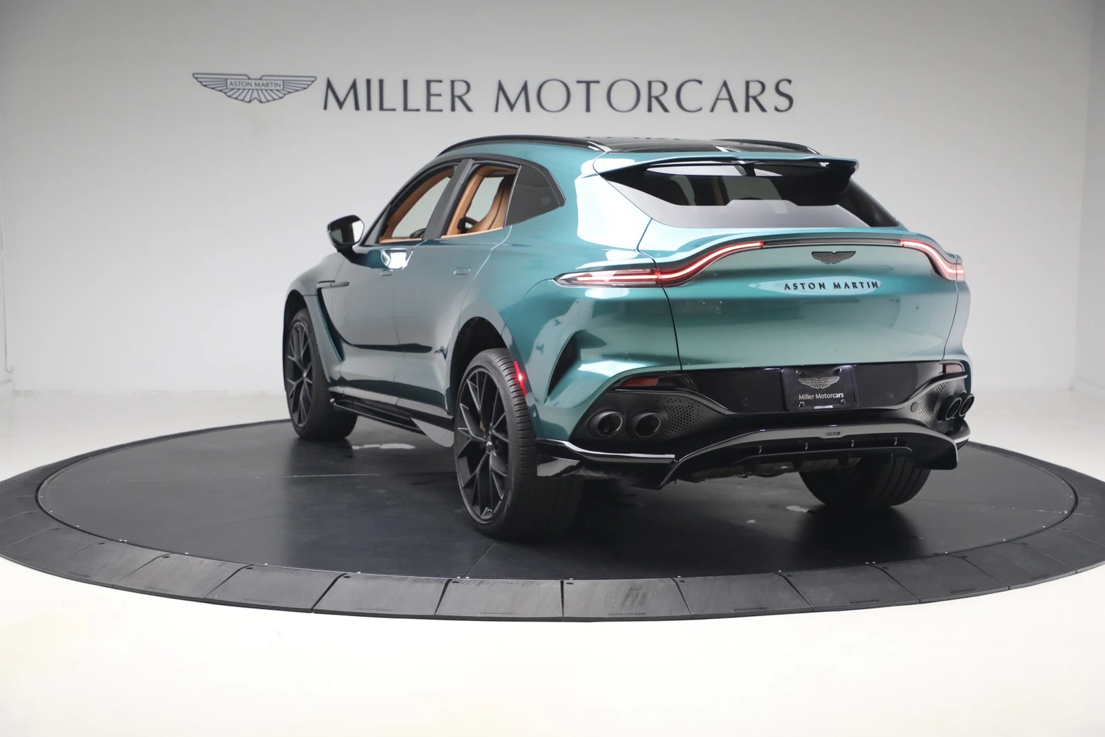2025 Aston Martin DBX707 (2024 Update), 5/20