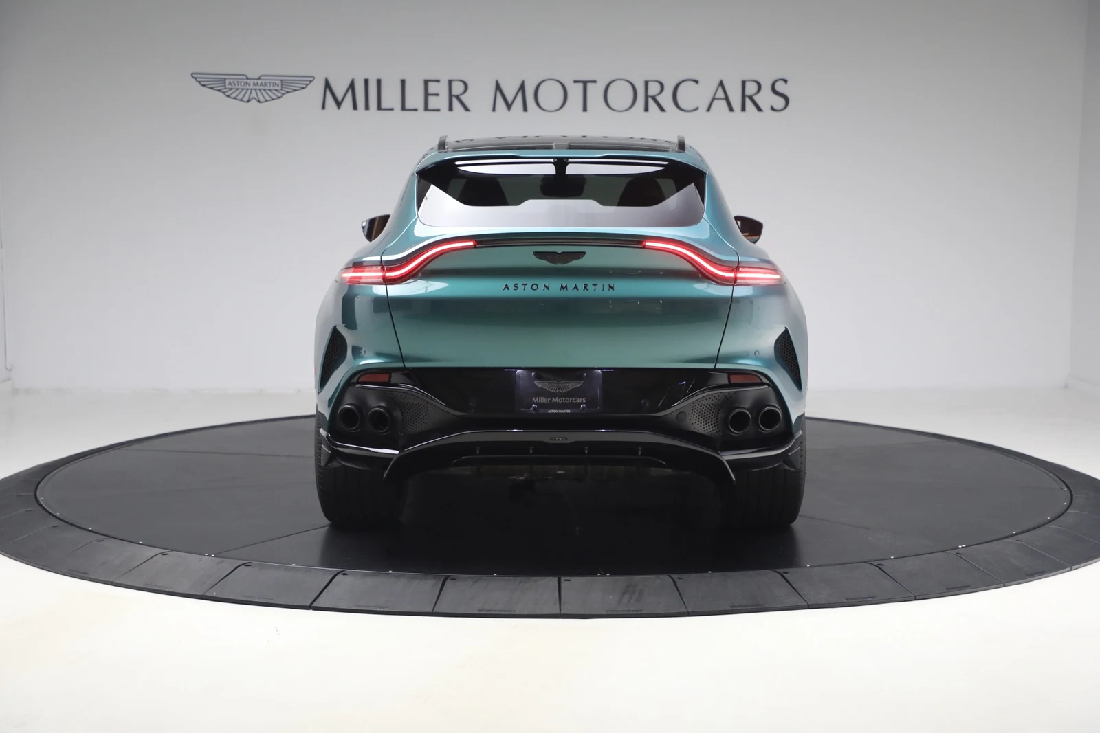 2025 Aston Martin DBX707 (2024 Update), 6/20