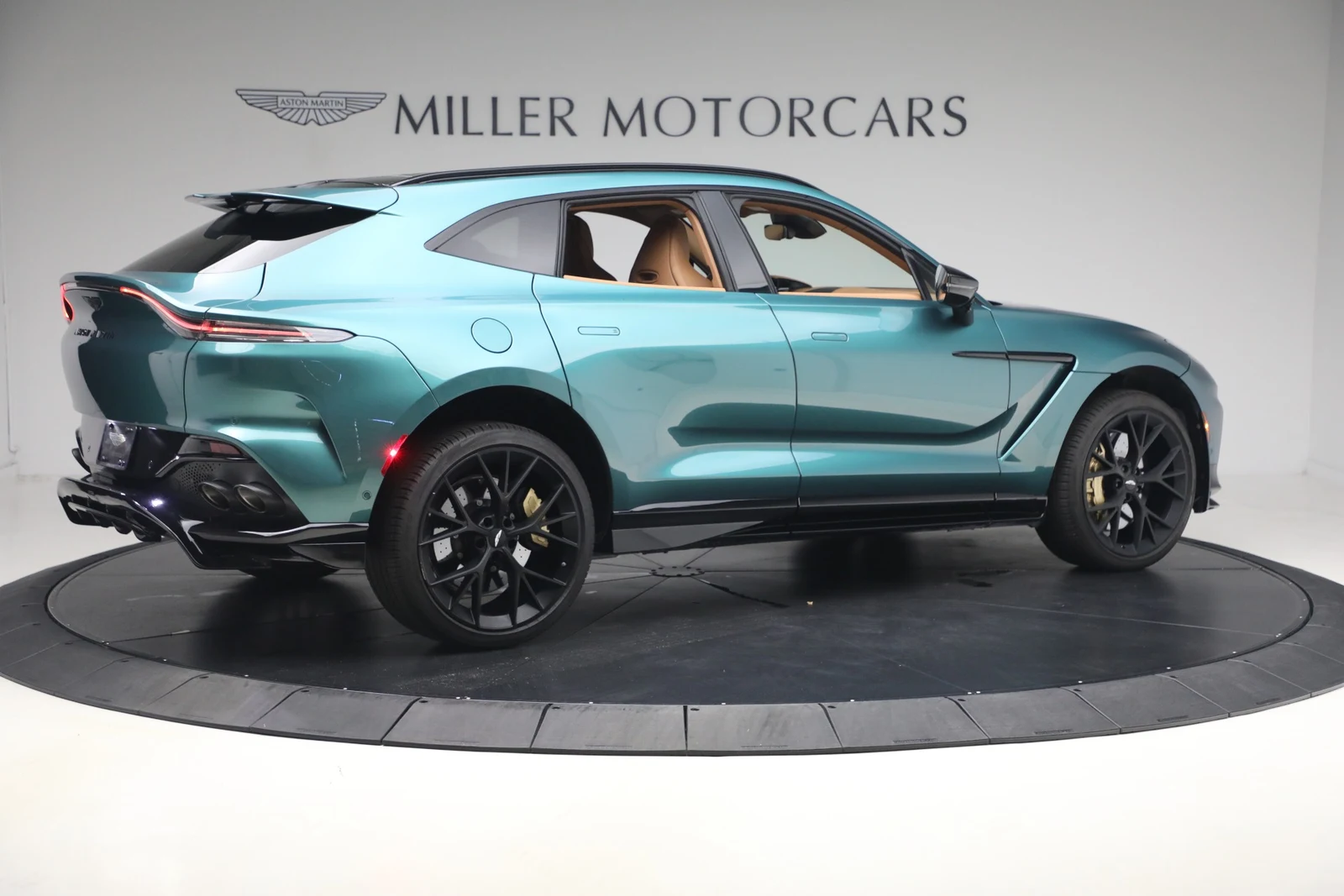 2025 Aston Martin DBX707 (2024 Update), 8/20