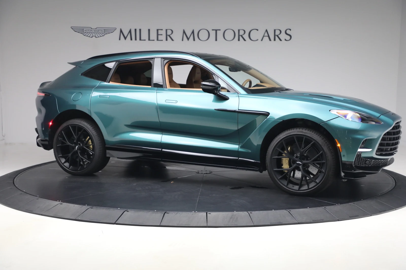 2025 Aston Martin DBX707 (2024 Update), 10/20