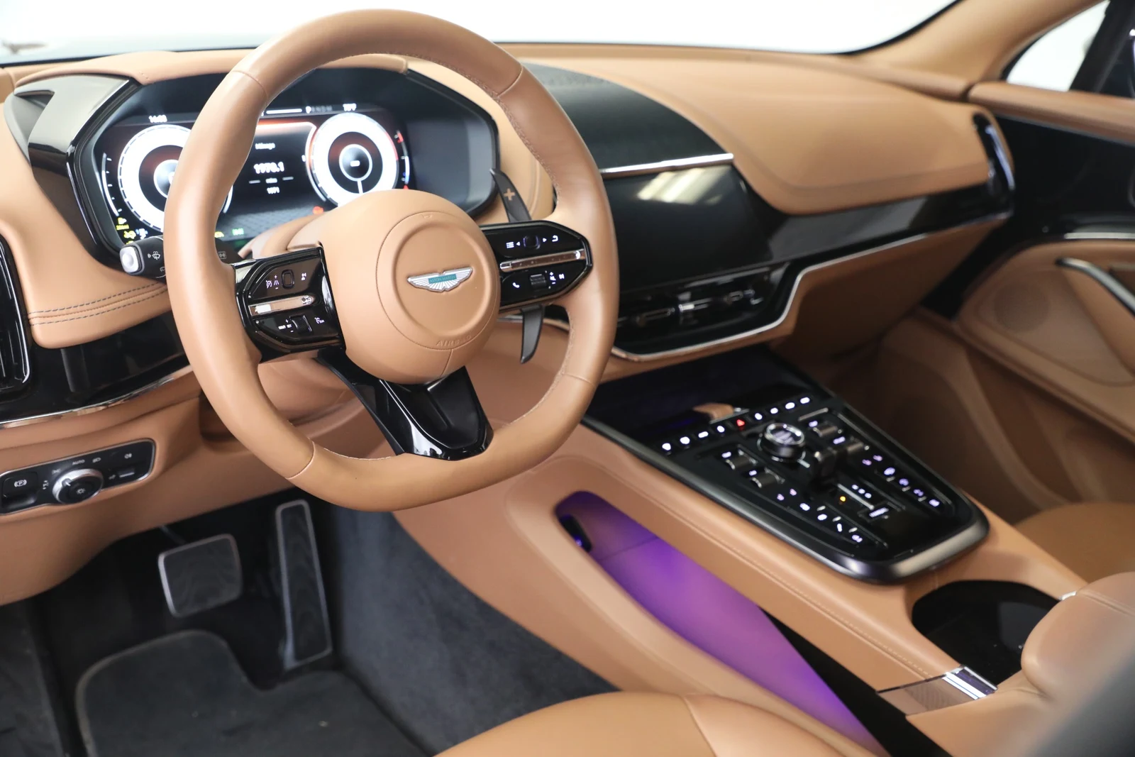 2025 Aston Martin DBX707 (2024 Update), 20/20