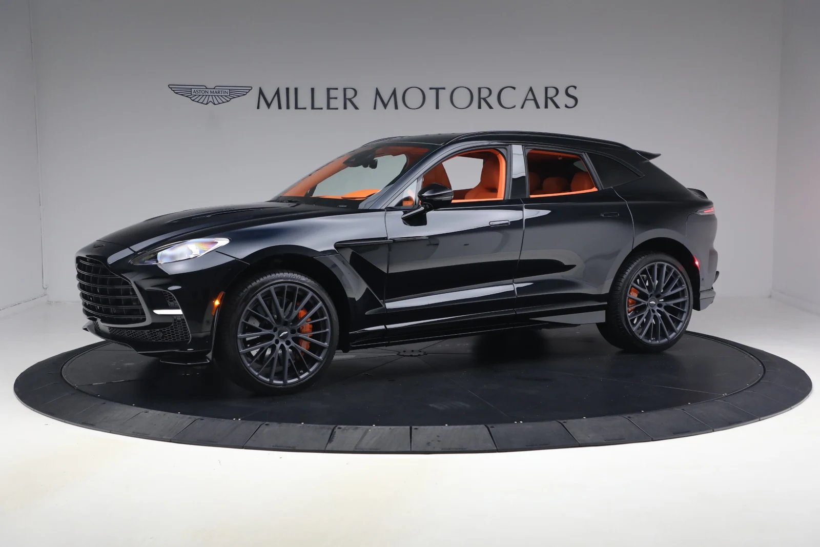 2025 Aston Martin DBX707 (2024 Update), 2/20