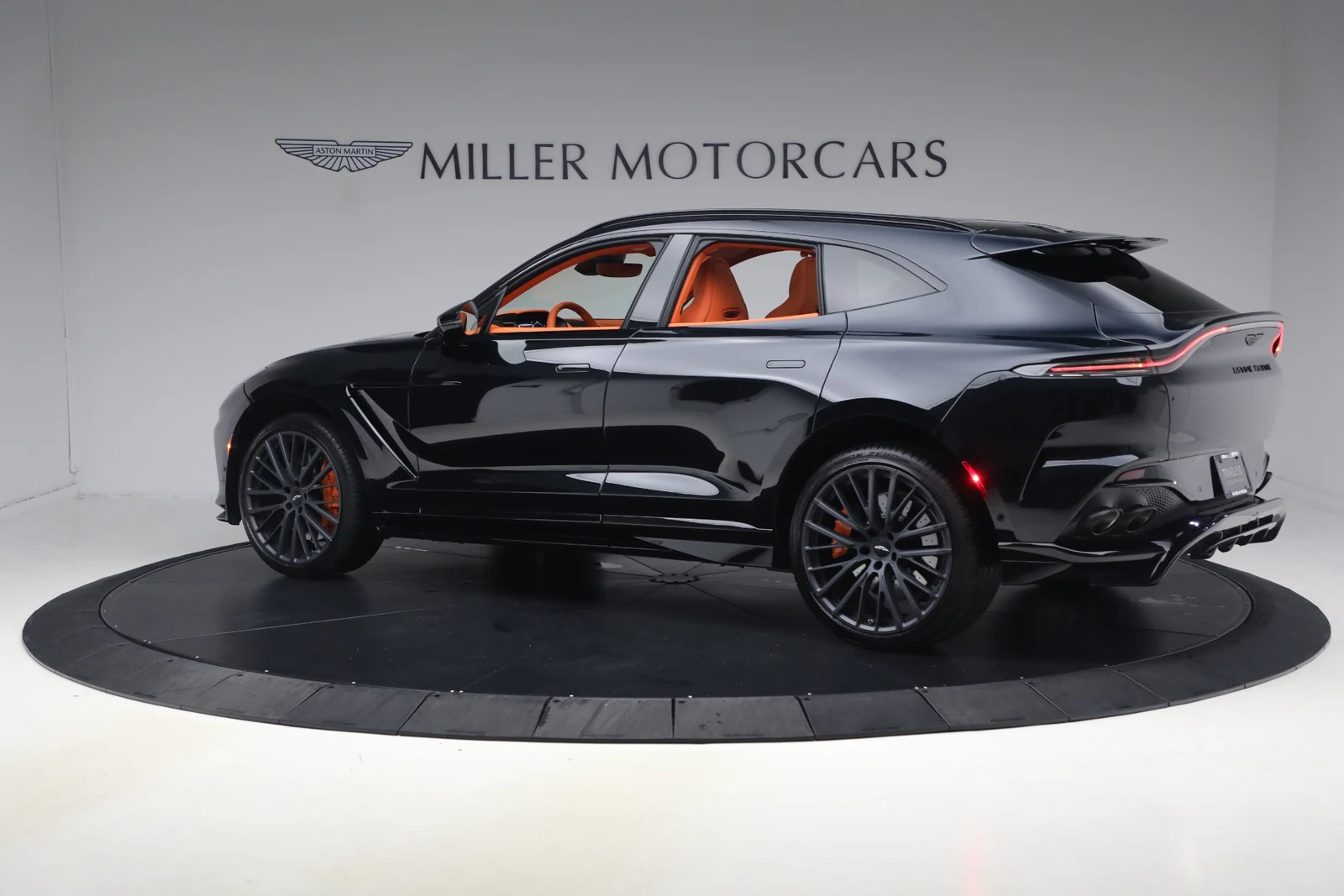 2025 Aston Martin DBX707 (2024 Update), 4/20