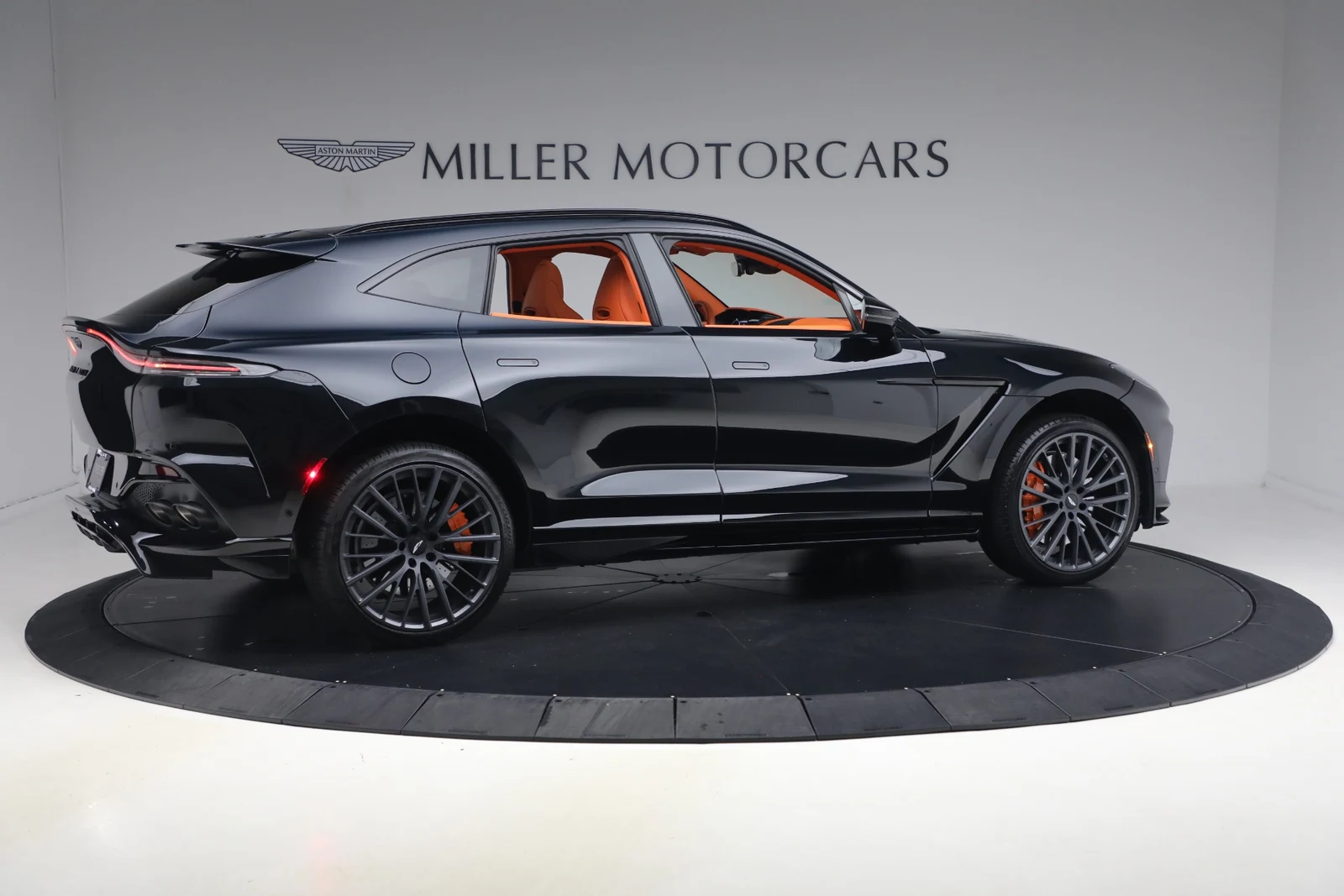 2025 Aston Martin DBX707 (2024 Update), 8/20