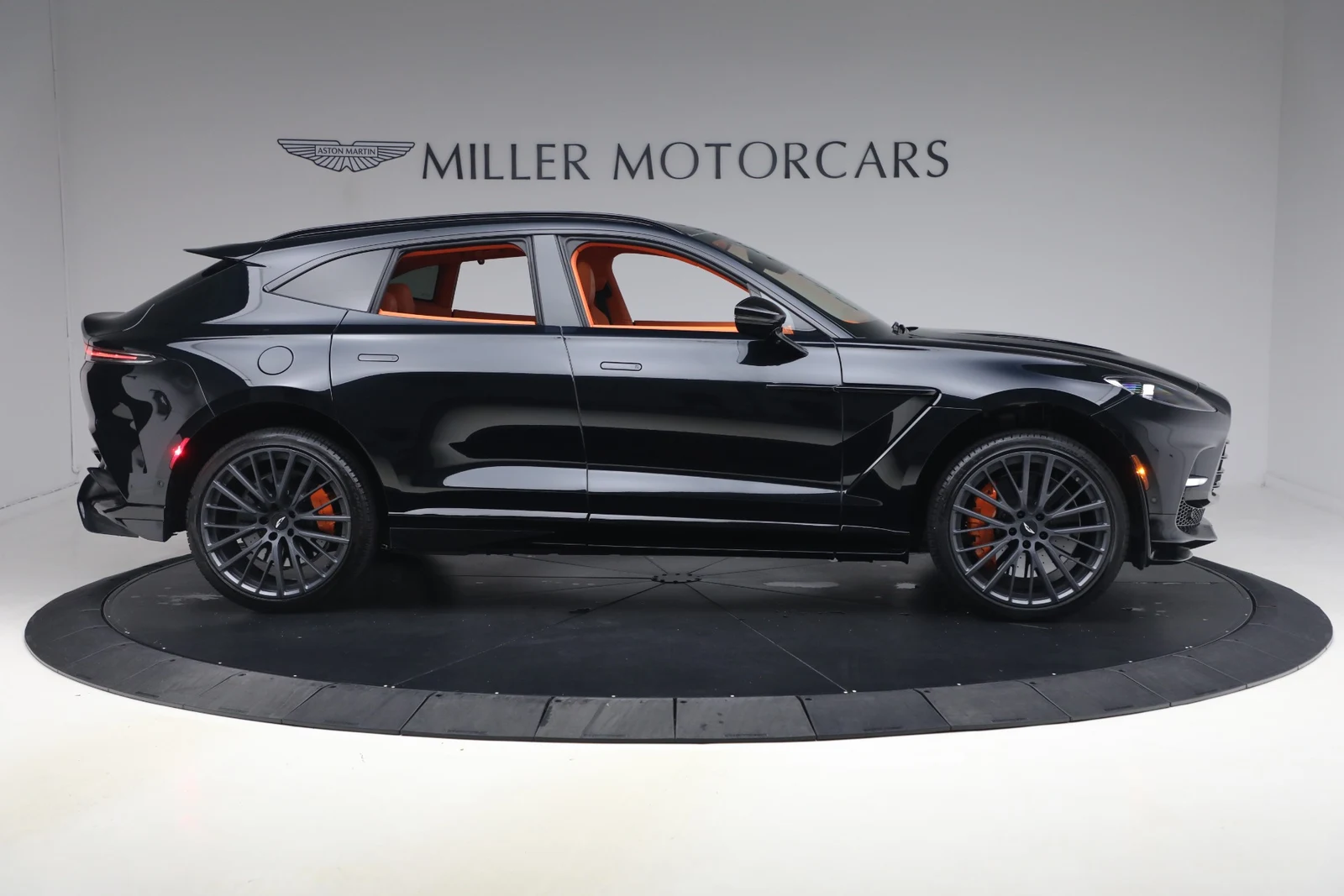 2025 Aston Martin DBX707 (2024 Update), 9/20