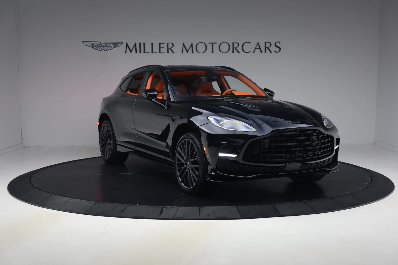 2025 Aston Martin DBX707 (2024 Update), 11/20