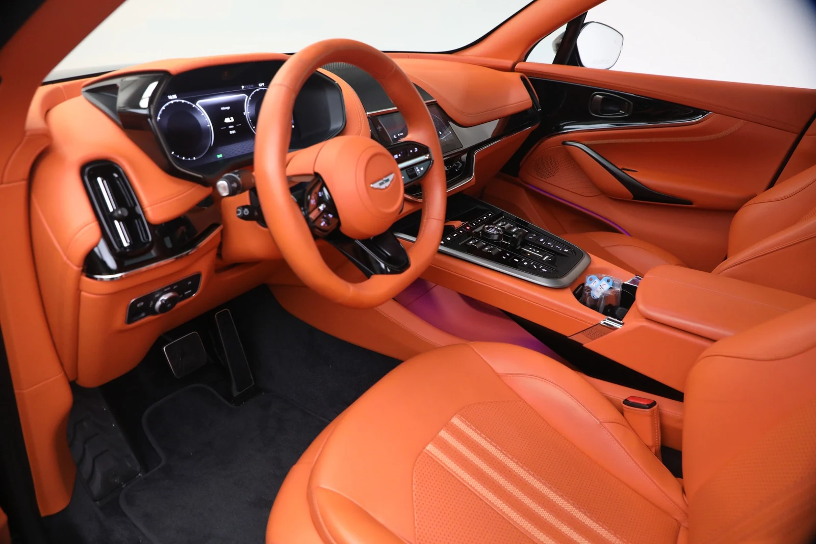 2025 Aston Martin DBX707 (2024 Update), 16/20