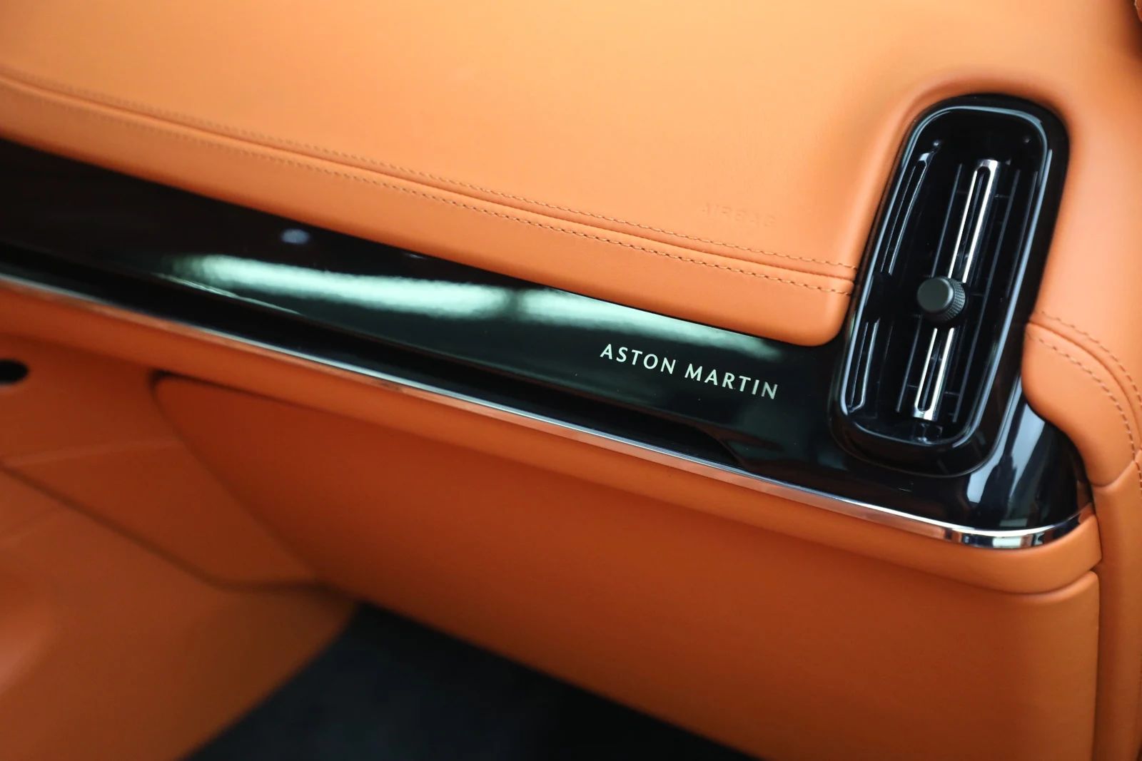 2025 Aston Martin DBX707 (2024 Update), 20/20